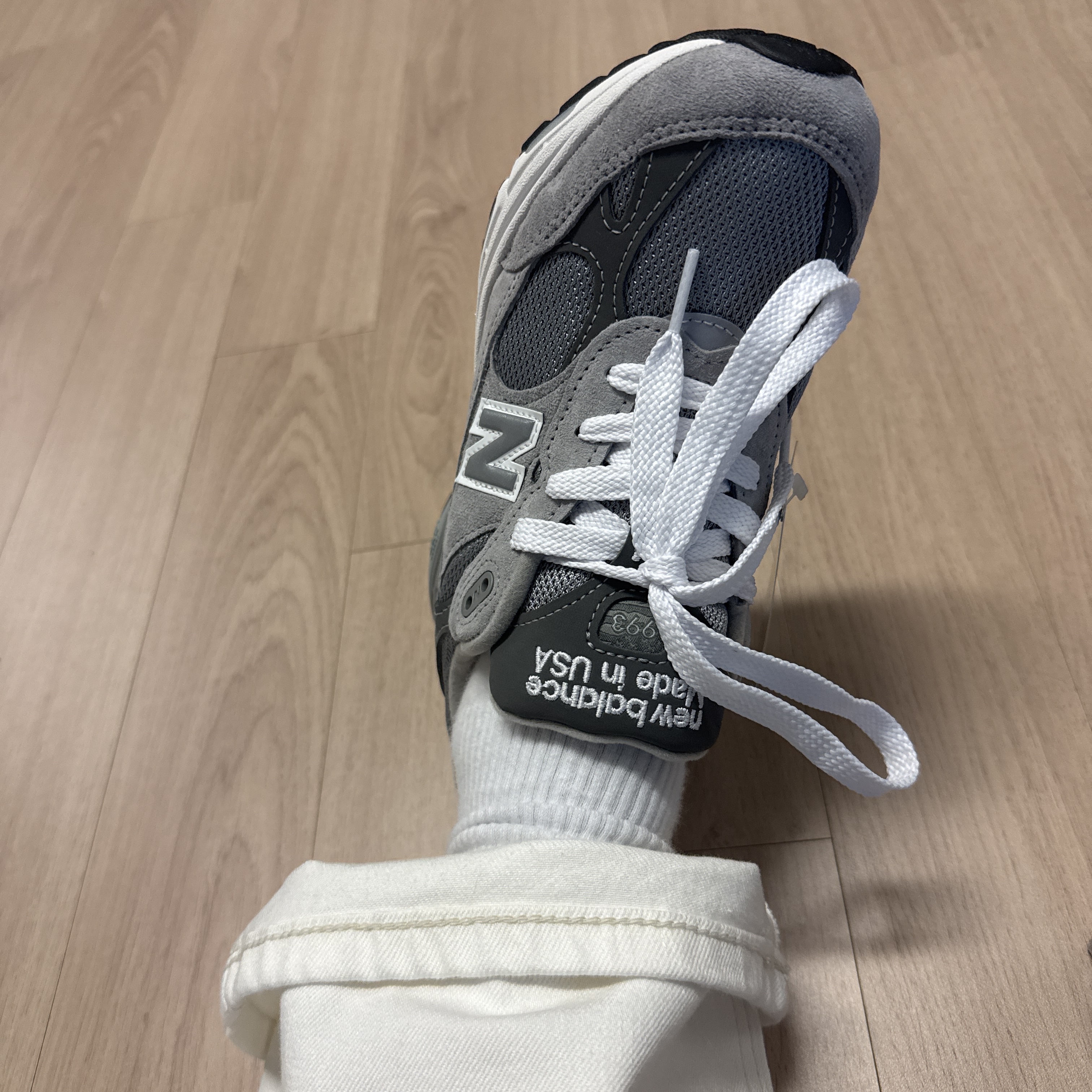 (W) New Balance 993 Made in USA Grey - B Standard 착용 스타일 - 2