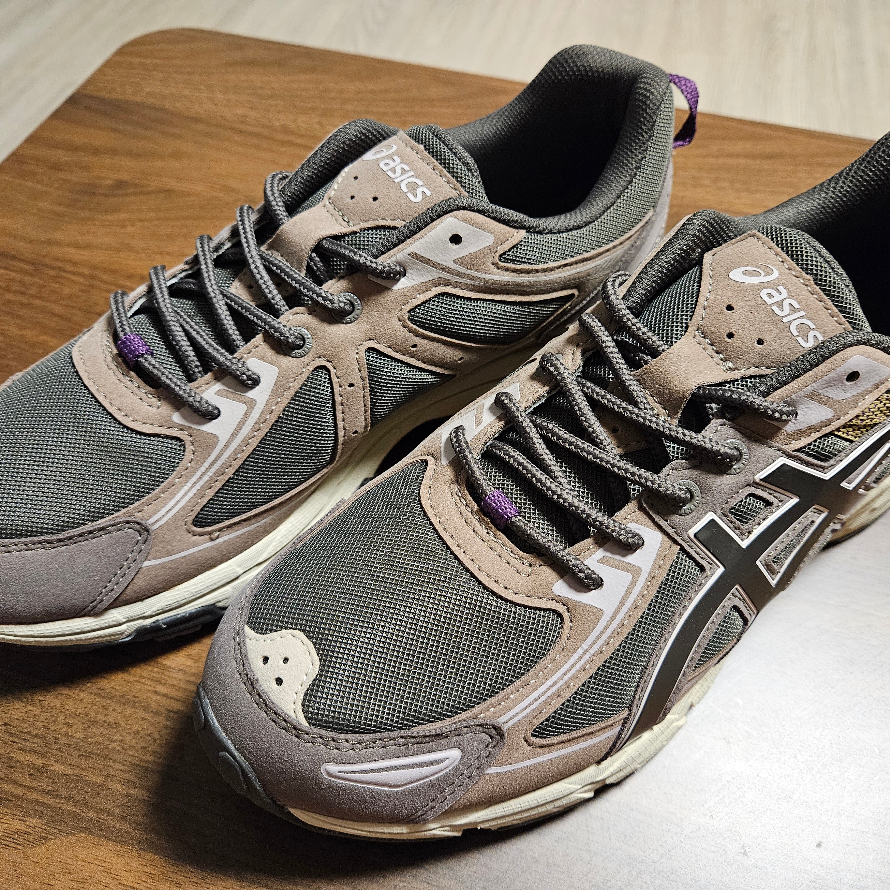 Asics Gel-Venture 6 SPS Dark Sepia 착용 스타일
