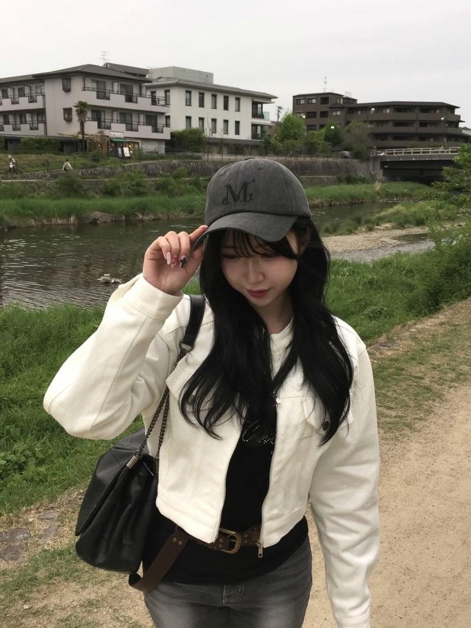 MUCENT Signature Ballcap Dyeing Gray Denim 착용 스타일 - 2