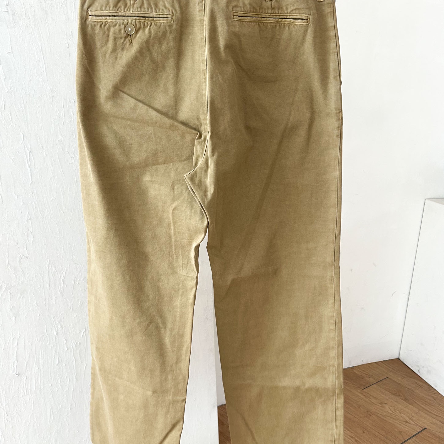 Auralee Product Dyed Finx Gabardine Pants Dyed Beige 착용 스타일 - 5