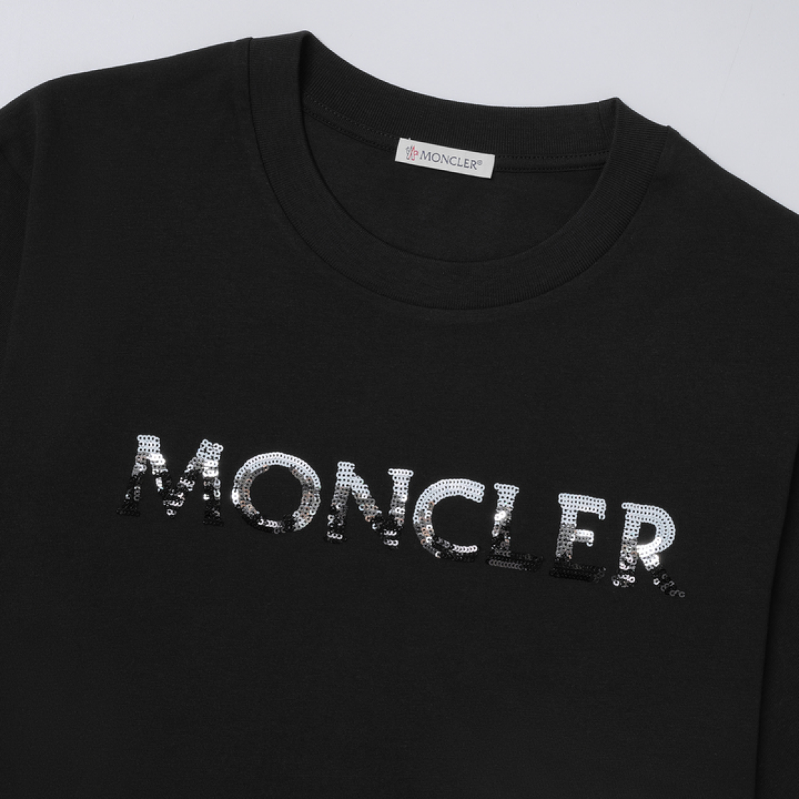 (W) 몽클레르 시퀸 로고 티셔츠 블랙 - 23FW((W) Moncler Sequin Logo T-Shirt Black - 23FW) - 3