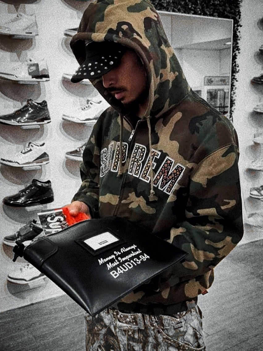 Supreme Leather Money Bag Black, Supreme x B.B. Simon Zip Up Hooded Sweatshirt Woodland Camo - 25SS 착용 스타일