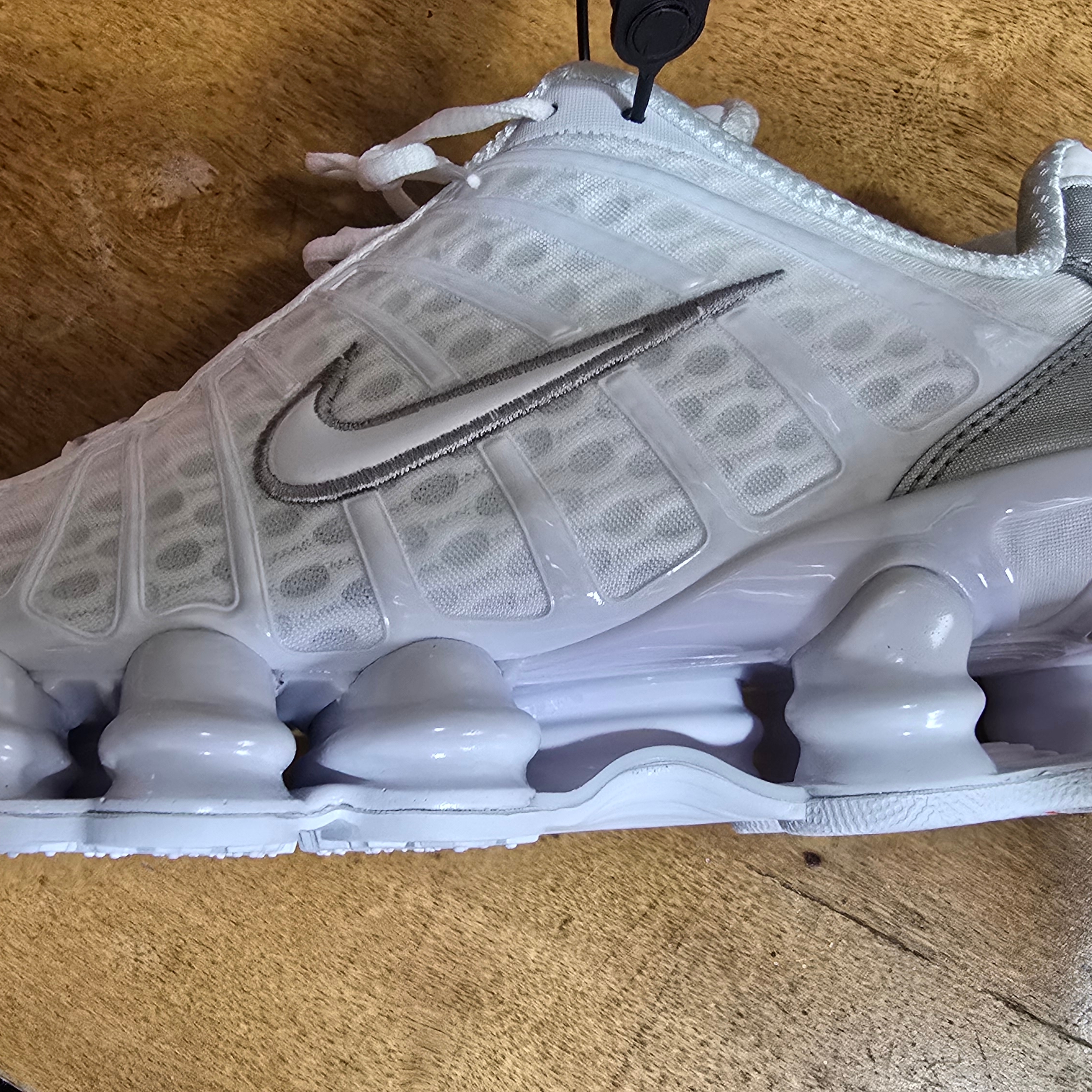 Nike Shox TL Metallic Silver 착용 스타일 - 7