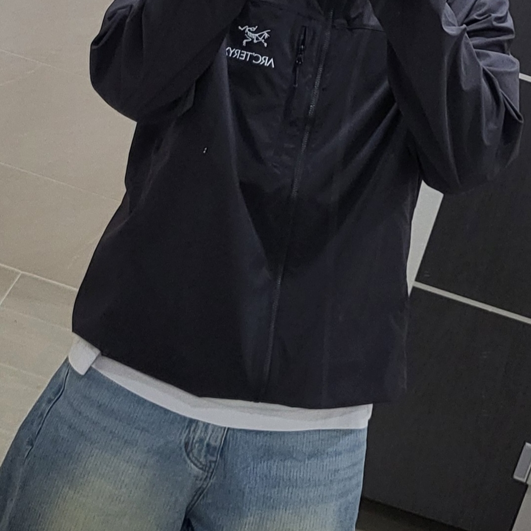 Arc'teryx Squamish Hoody Black 착용 스타일