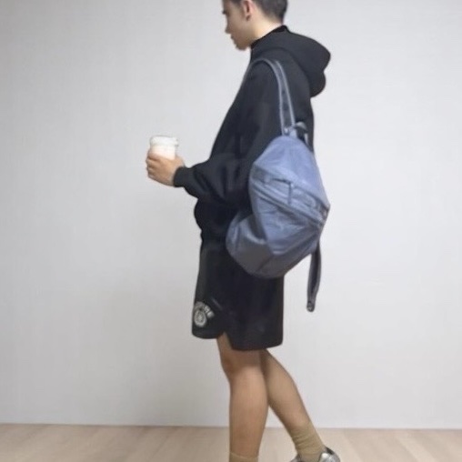 Yeezy x Gosha Rubchinskiy YZY Black Dogs Hoodie Black, Reebok Premier Road Plus VI Yellow 착용 스타일 - 4