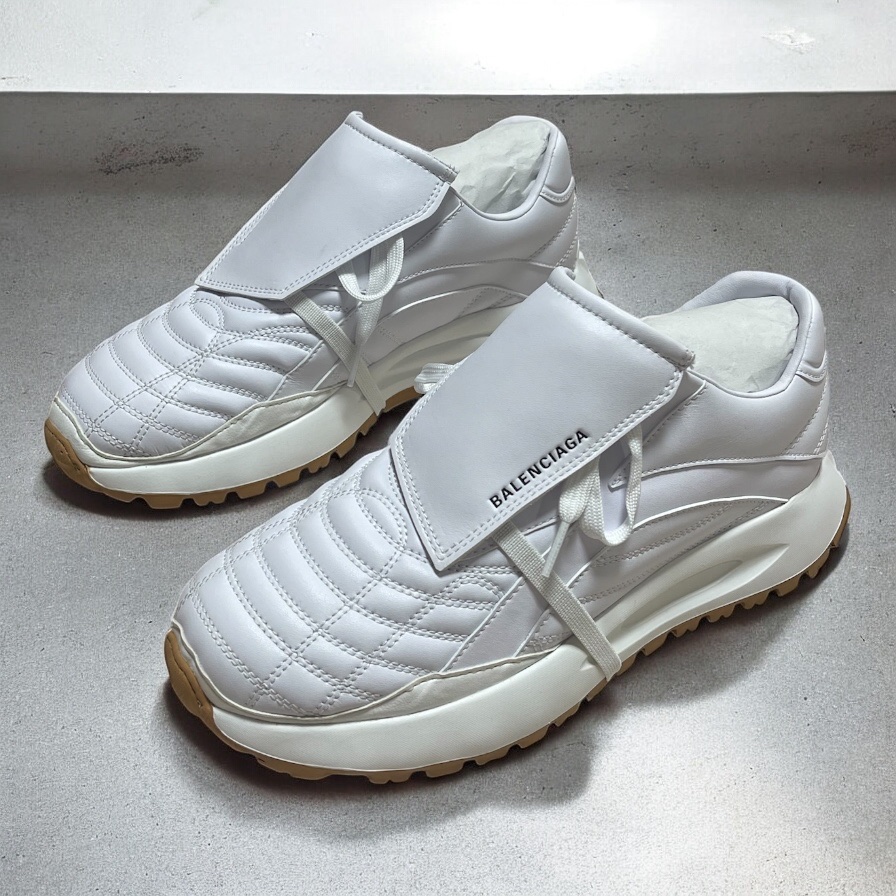 Balenciaga Soccer Sneakers White 착용 스타일 - 1