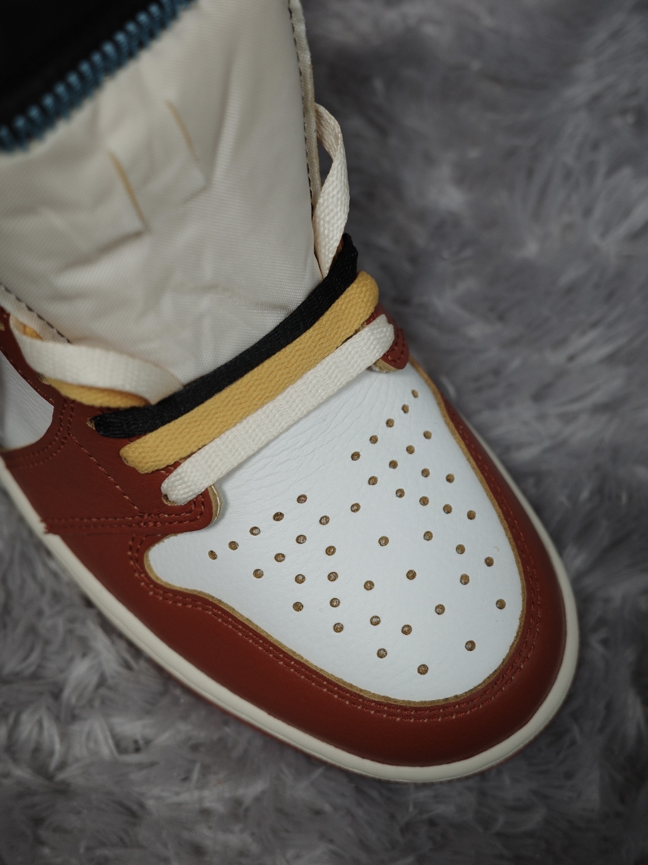 Jordan 1 x Union Retro High OG Chicago Shadow 착용 스타일 - 3