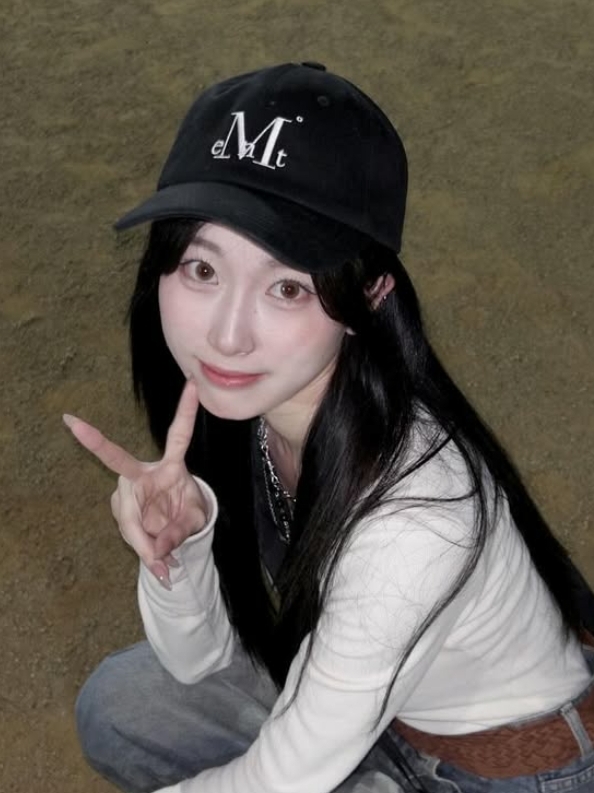 MUCENT Signature Ballcap Black 착용 스타일 - 1