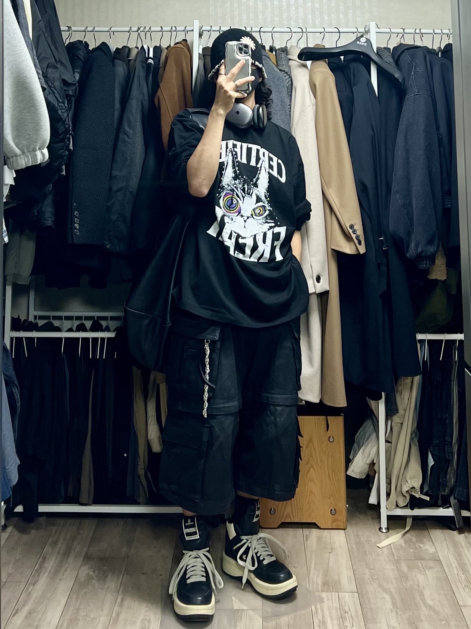 Converse x Drkshdw Turbowpn Black Cream, Project G/R Oversized Convertible Cargo Pants Coated Black 착용 스타일