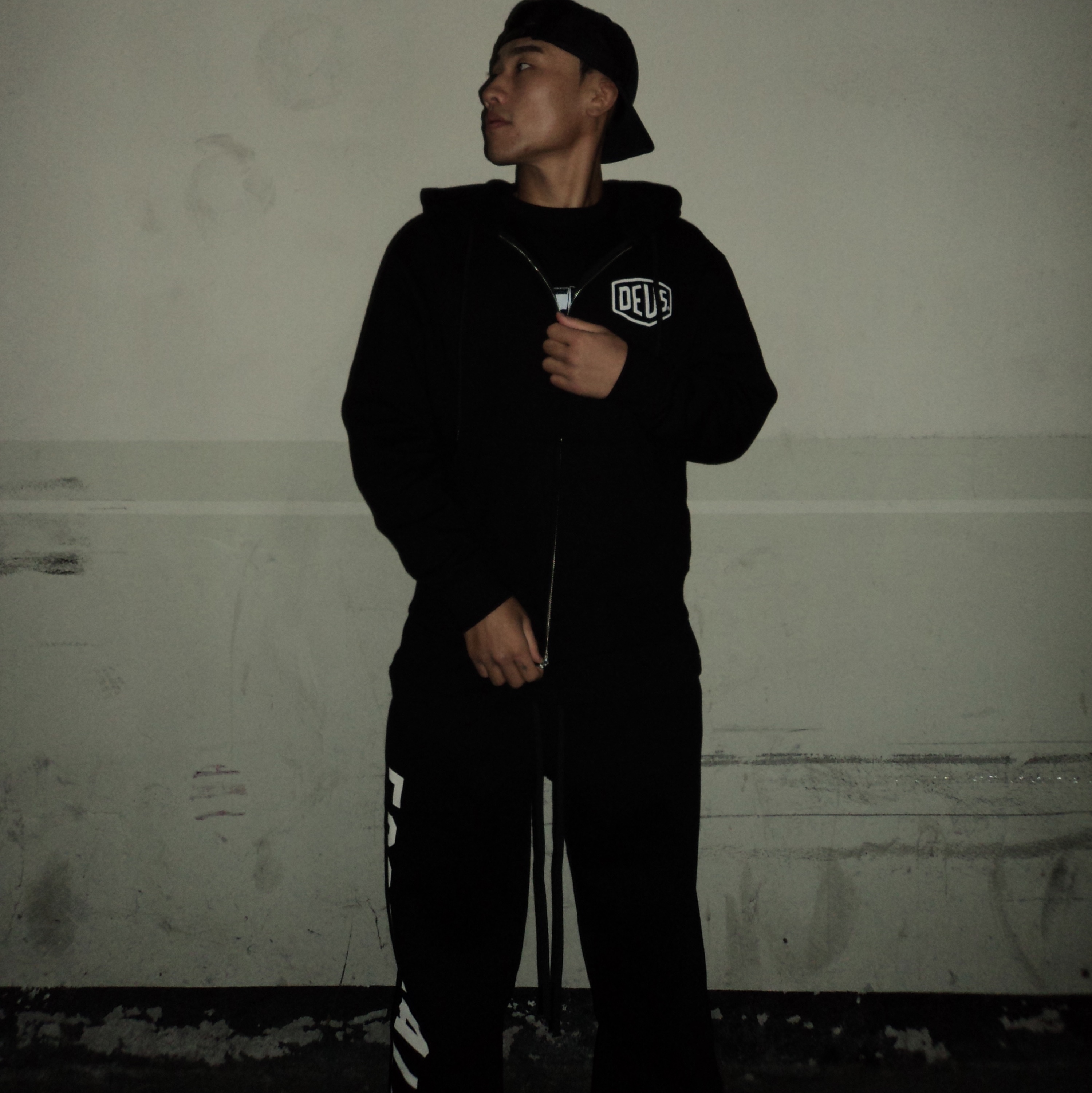 Gallery Dept. Fucked Up Trucker Cap Black, Essentials Fleece Relaxed Sweatpant Black - 24FW 착용 스타일 - 4