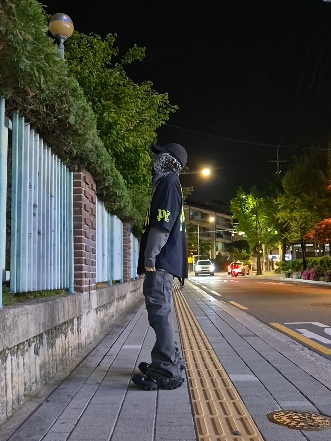 VENDORS Full DU$K Flared Pants Gray, Balenciaga Hike Sneaker Black 착용 스타일 - 3