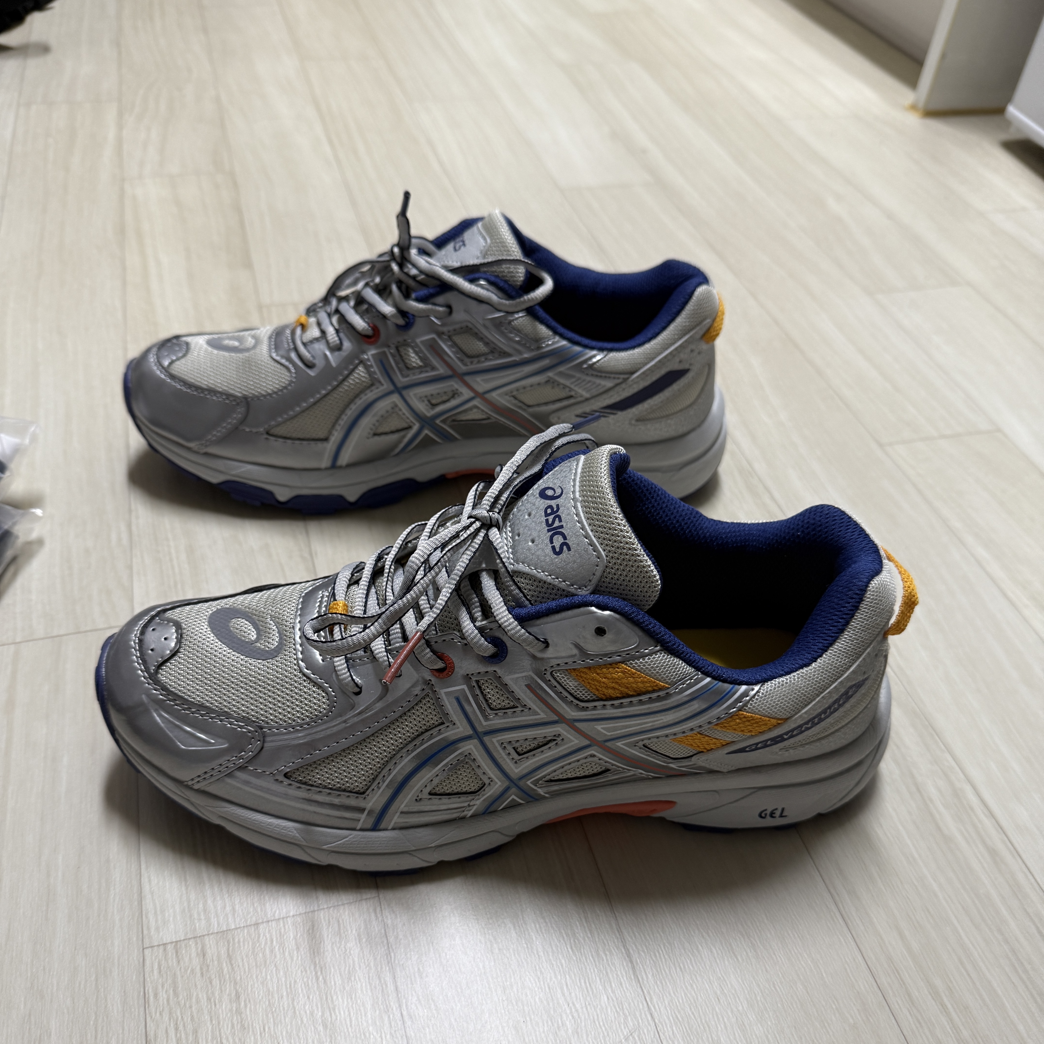 Asics x IAB Studio Gel-Venture 6 착용 스타일