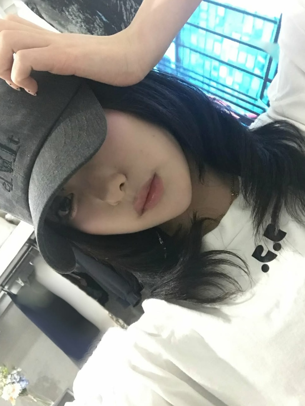 MUCENT Signature Ballcap Dyeing Gray Denim 착용 스타일 - 2