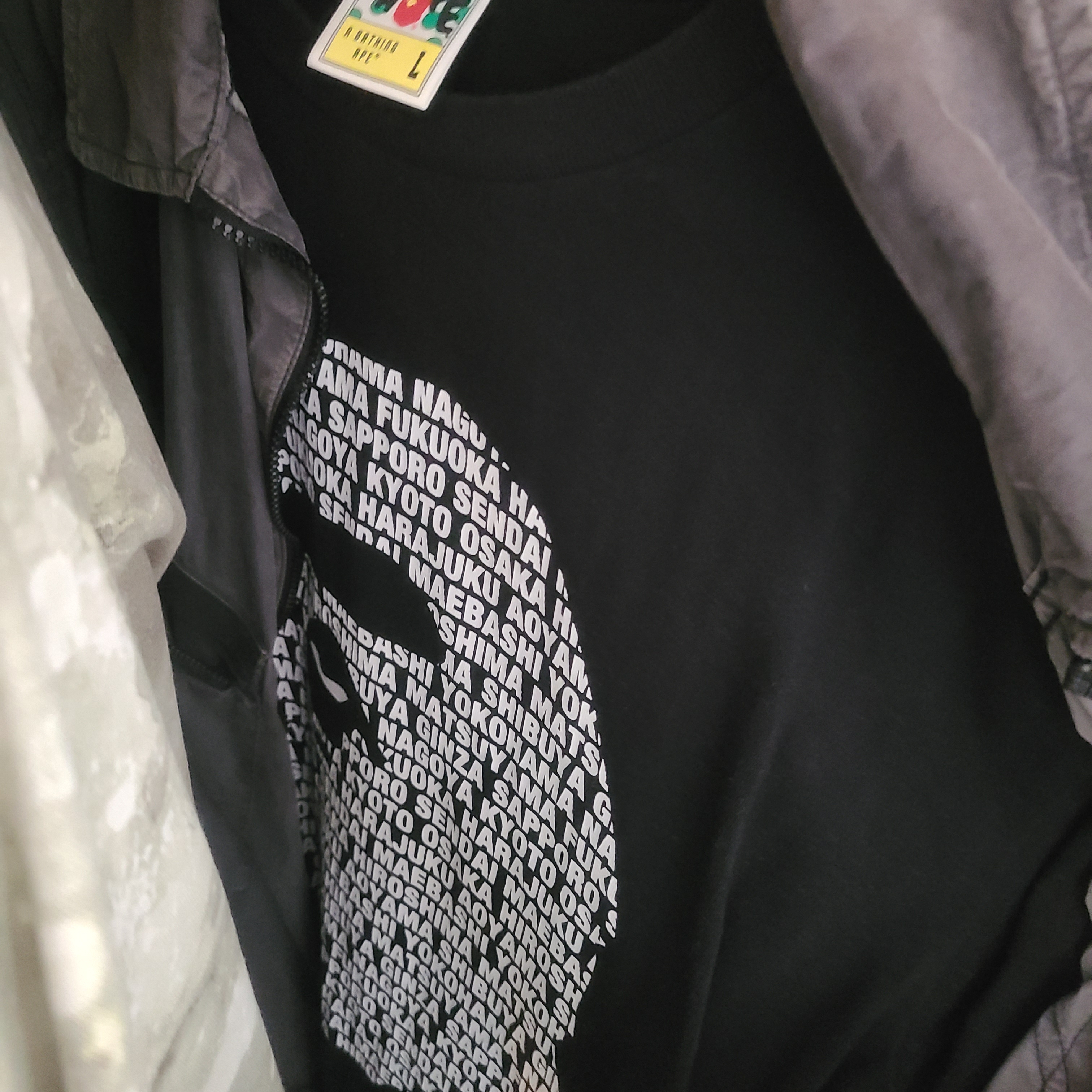BAPE Japan Ape Head T-Shirt Black 착용 스타일 - 2