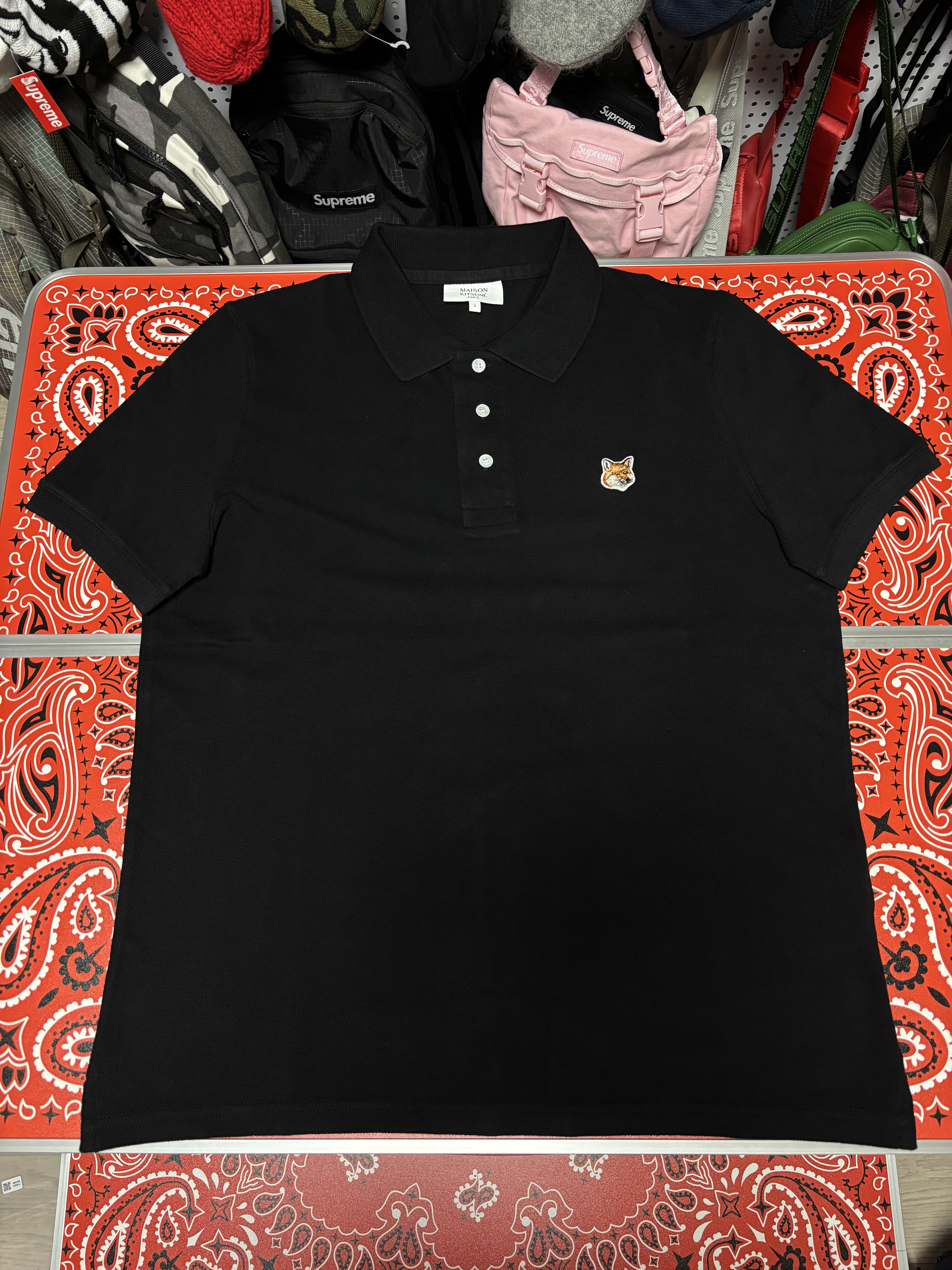 Arc'teryx Atom Jacket Black, Maison Kitsune Fox Head Patch Polo Black 착용 스타일 - 3