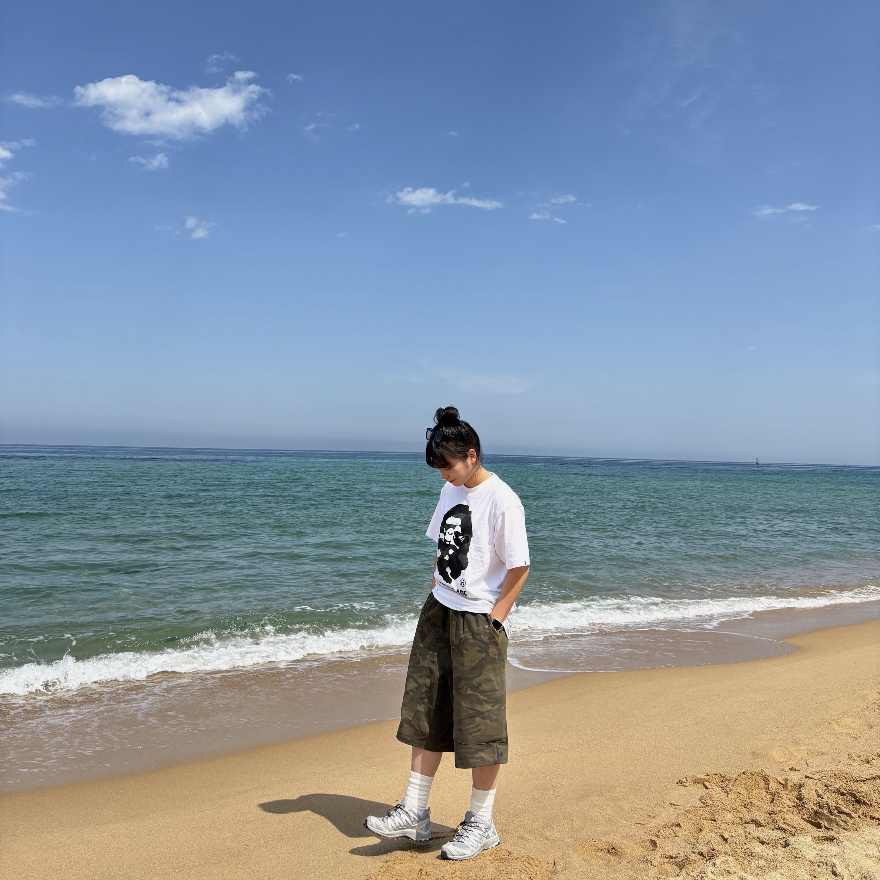 BAPE City Camo By Bathing Ape T-Shirt White Black, Salomon XA Pro 3D Alloy Silver 착용 스타일 - 1