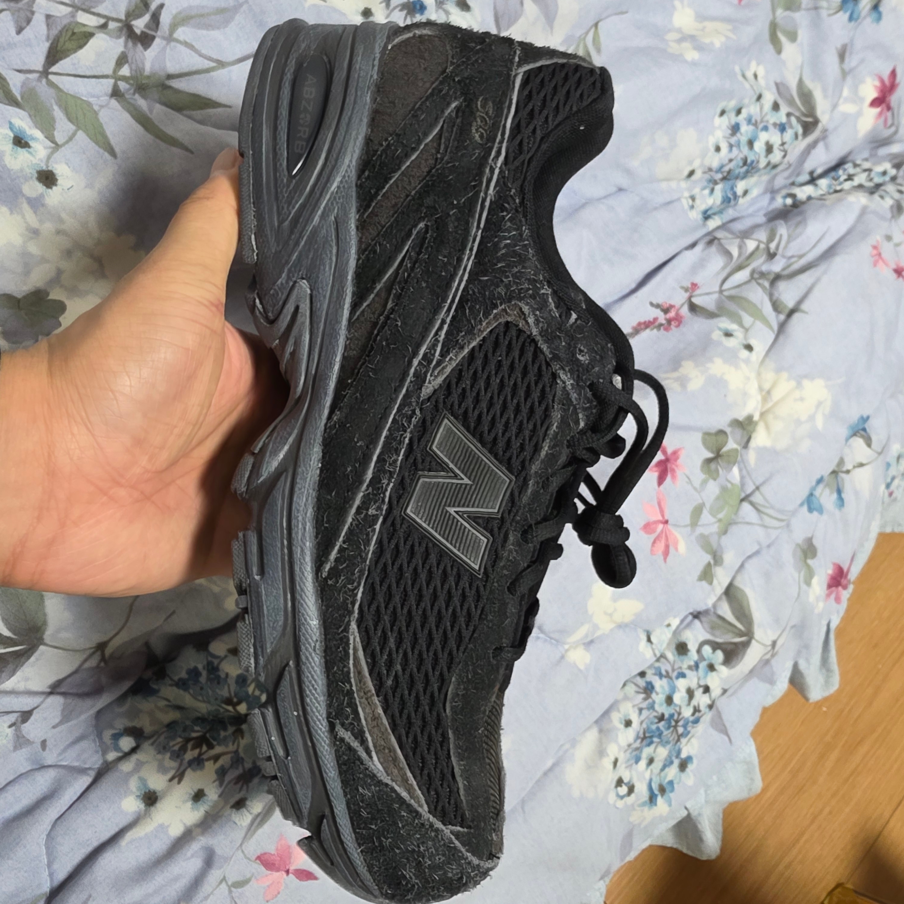 New Balance 509 Black Castle Grey 착용 스타일