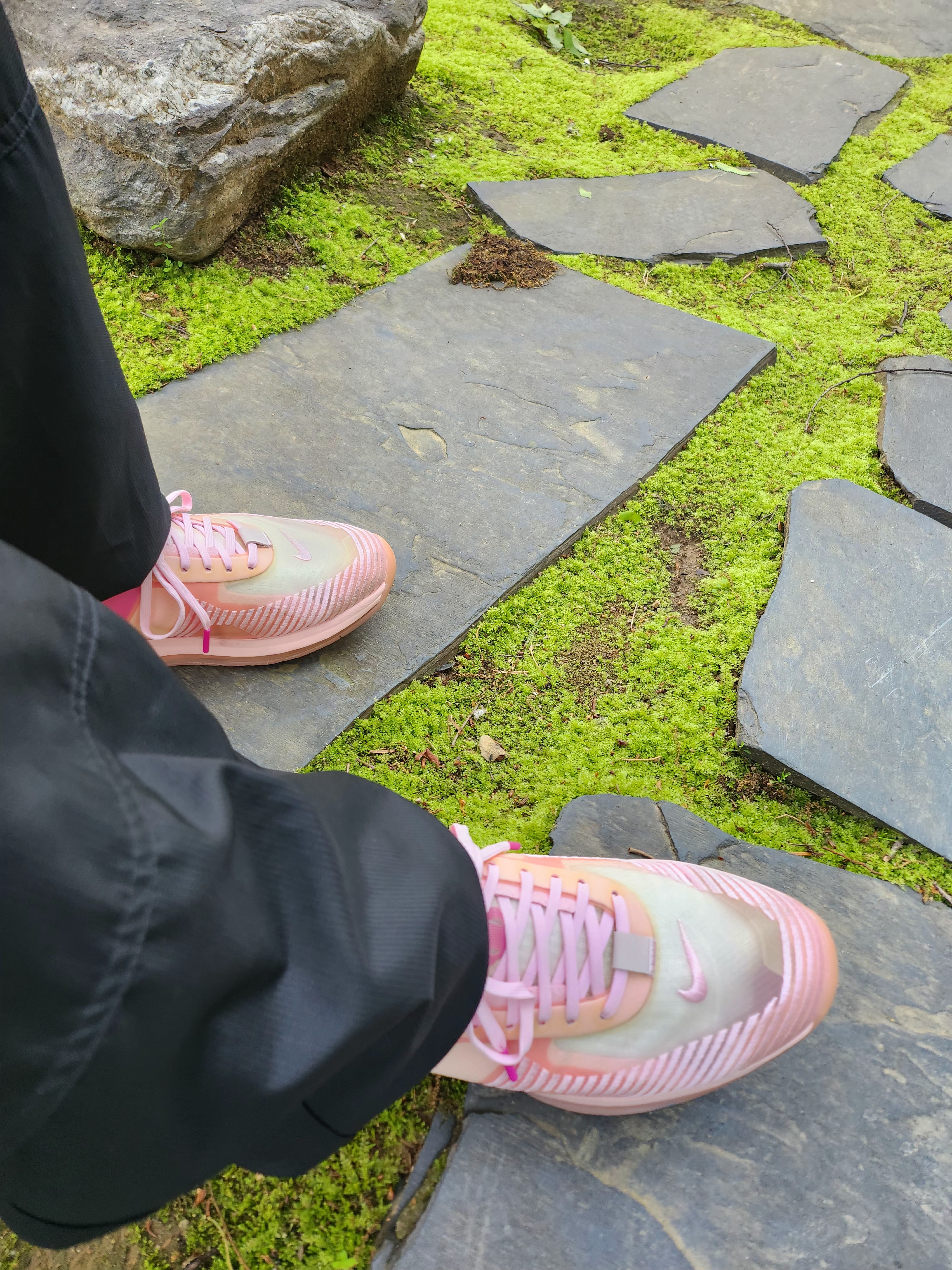 Nike x John Elliott LeBron Icon Tulip Pink 착용 스타일
