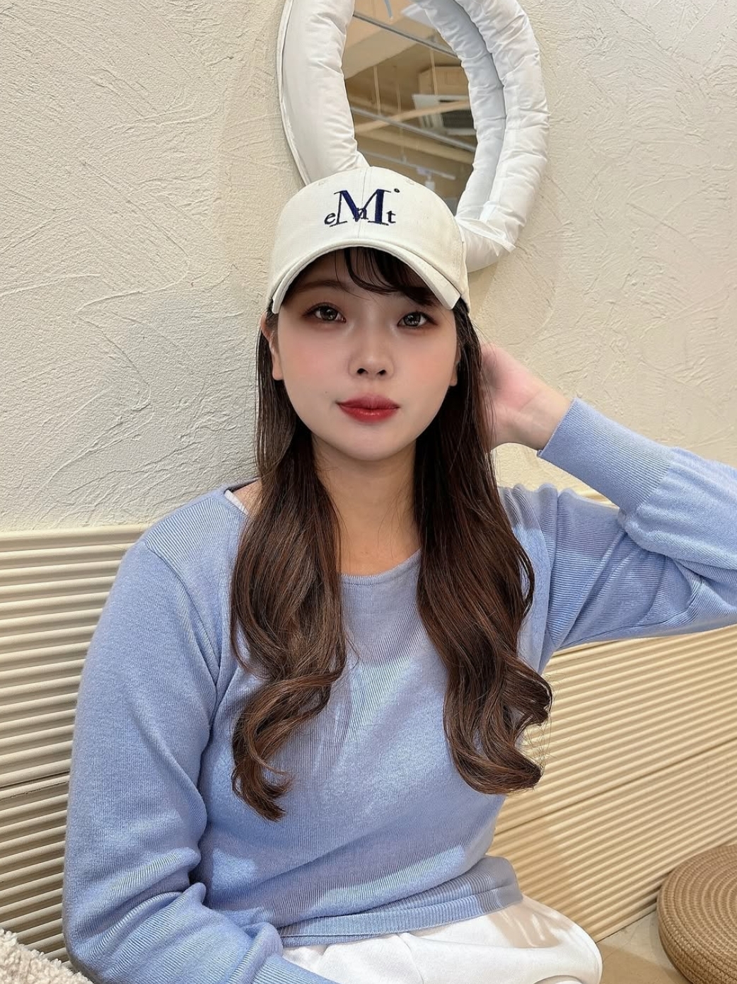 MUCENT Signature Ballcap Cream 착용 스타일 - 2