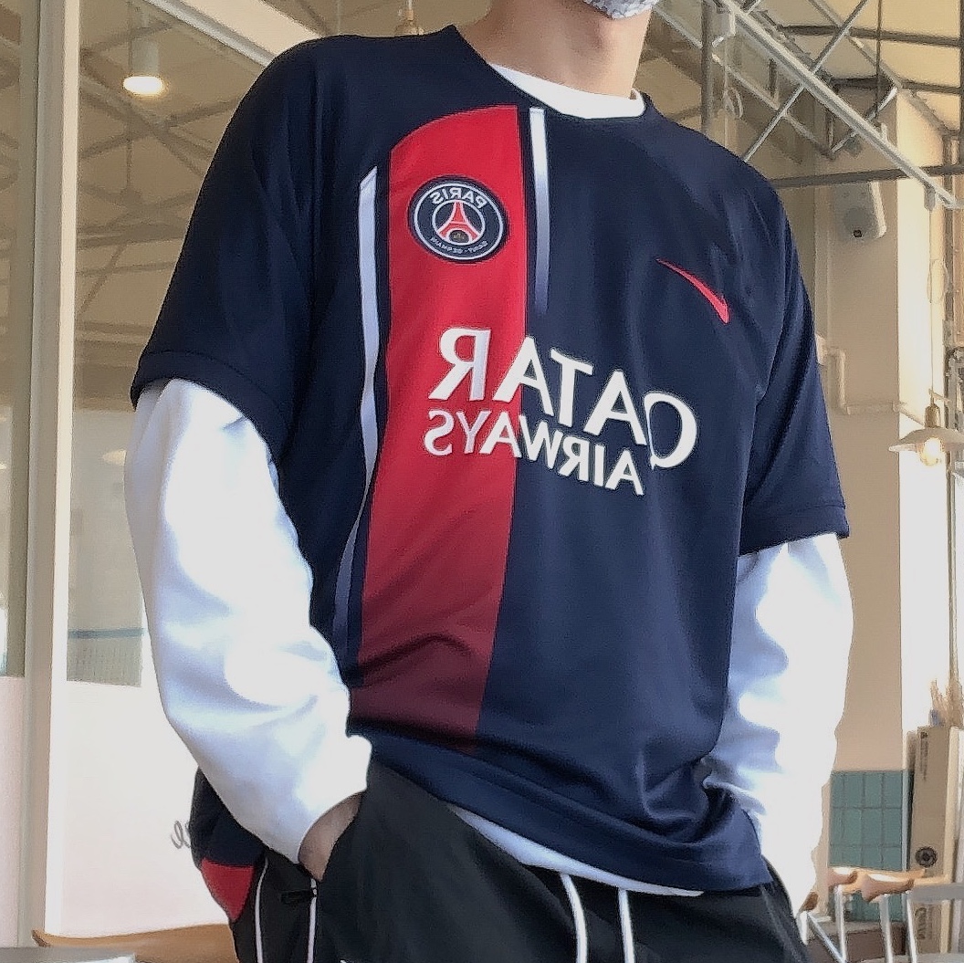 Nike Solo Swoosh Track Pants Black - Asia, Nike Paris Saint-Germain 2023/24 Dri-Fit Stadium Home Jersey Midnight Navy (Non Marking Ver.) 착용 스타일 - 2