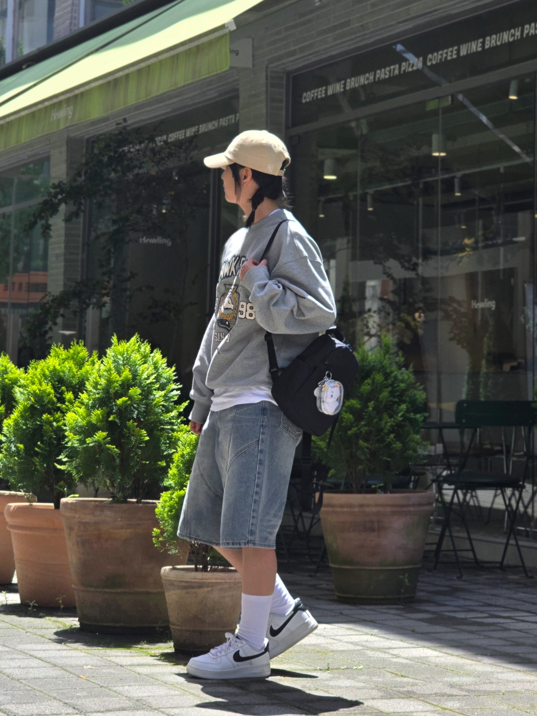 Nike Futura 365 Mini Backpack Black, Nike Air Force 1 '07 White Black 착용 스타일 - 2