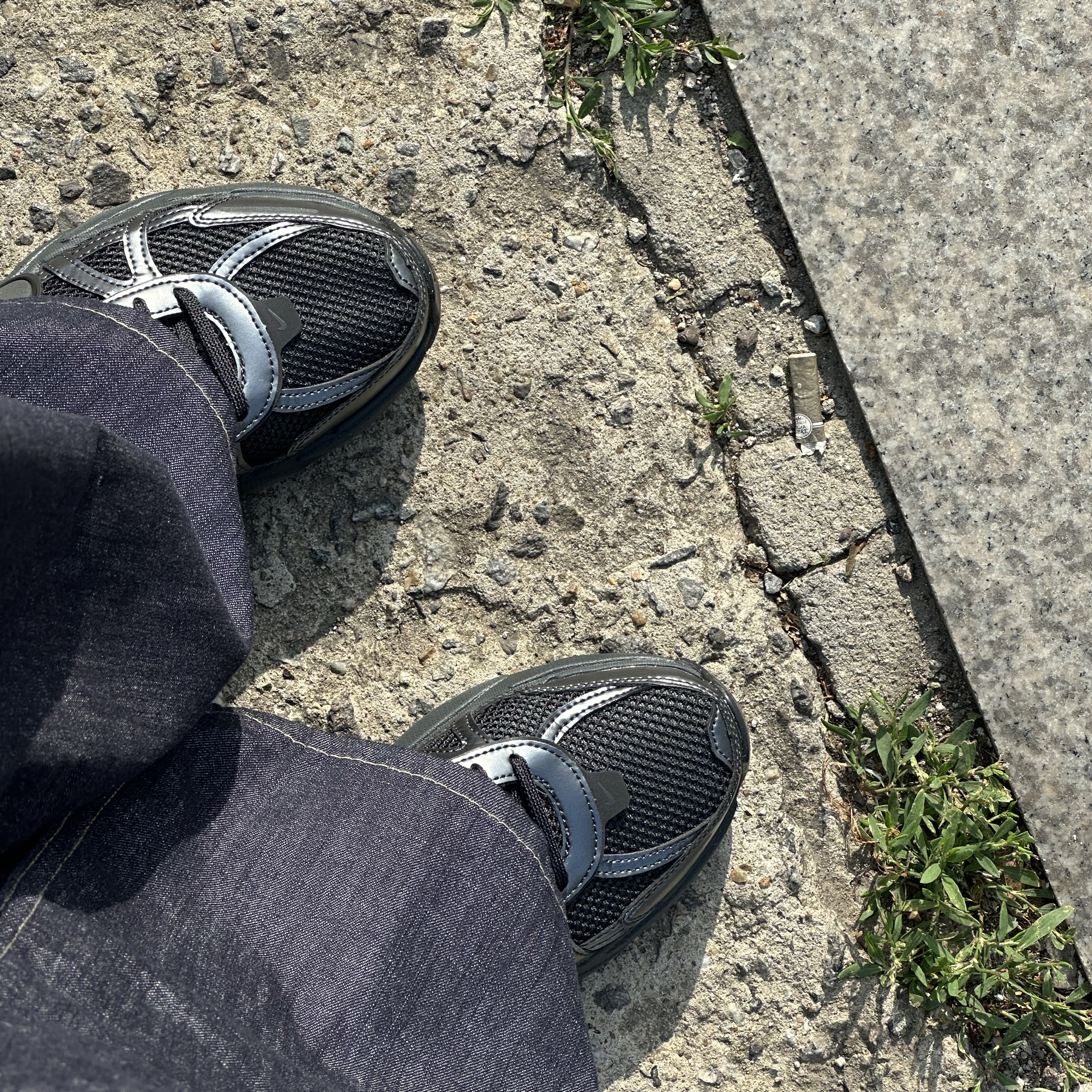 Nike V2K Run Black Anthracite 착용 스타일