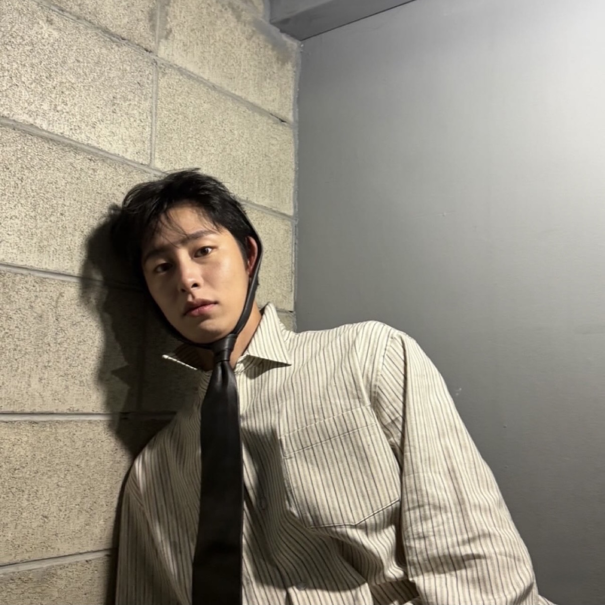 STU Stripe Shirt Blue 착용 스타일 - 2