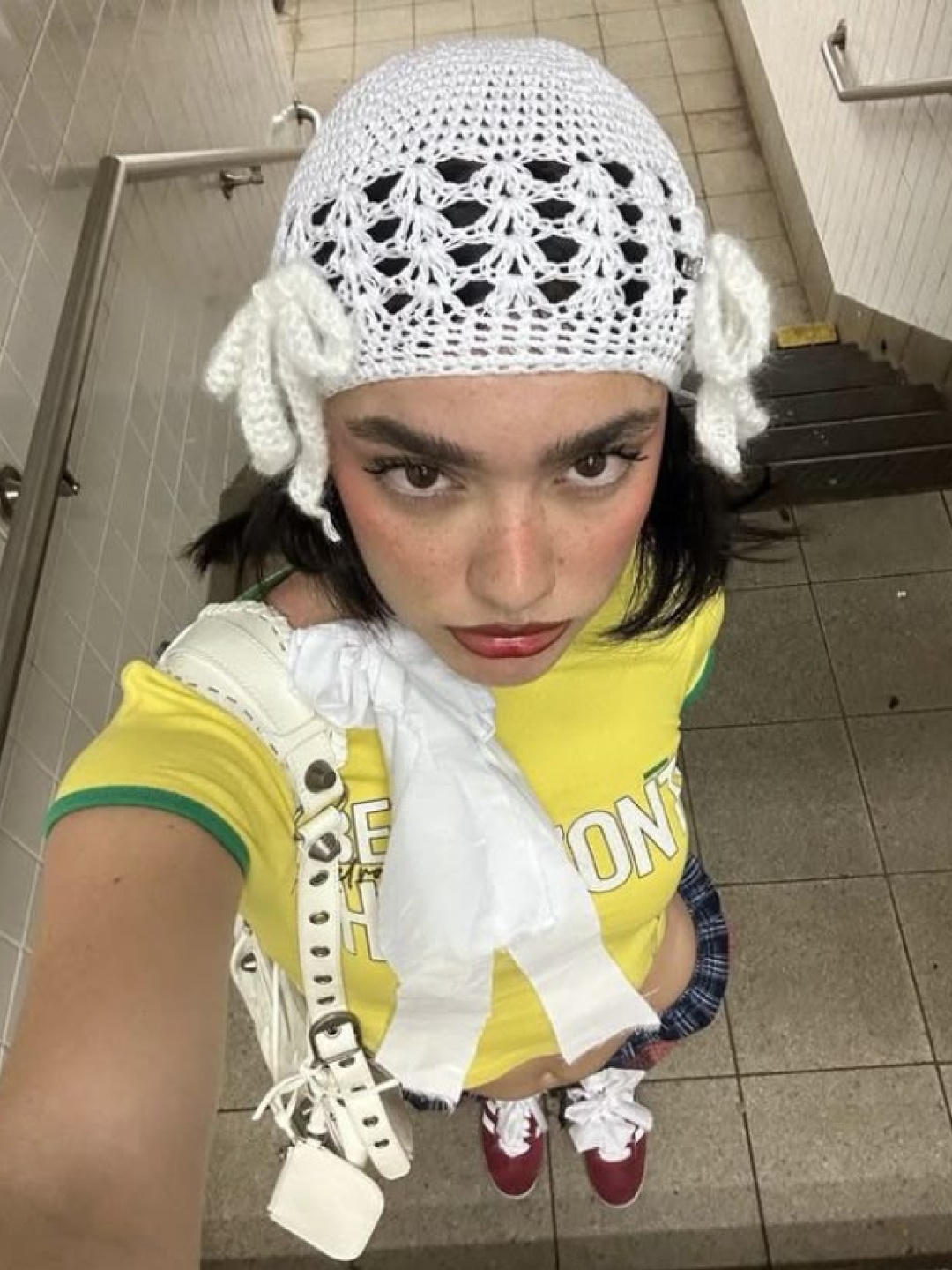 The Greatest Mesh Flower Beani Ivory, (W) Matin Kim Matin Logo Crochet Beanie Cream 착용 스타일 - 3