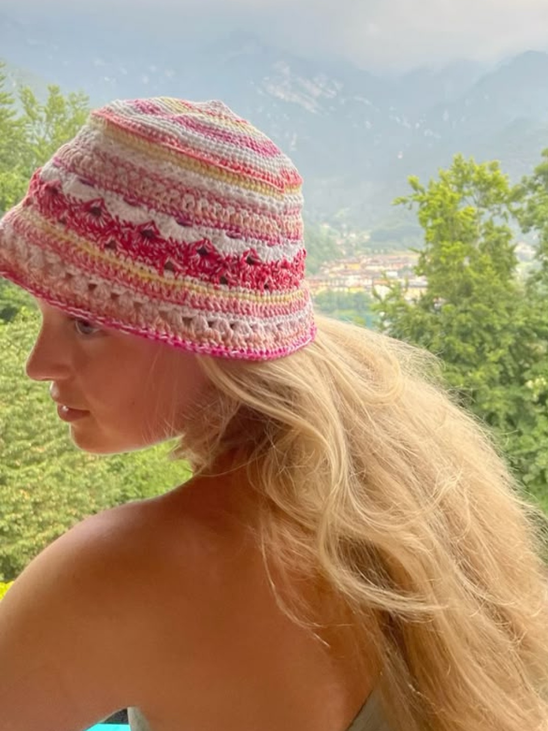 The Greatest Mesh Flower Beani Ivory, (W) Matin Kim Matin Logo Crochet Beanie Cream 착용 스타일 - 5