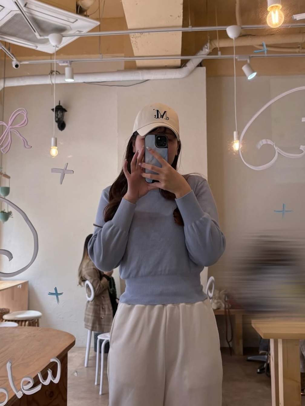 MUCENT Signature Ballcap Cream 착용 스타일 - 3