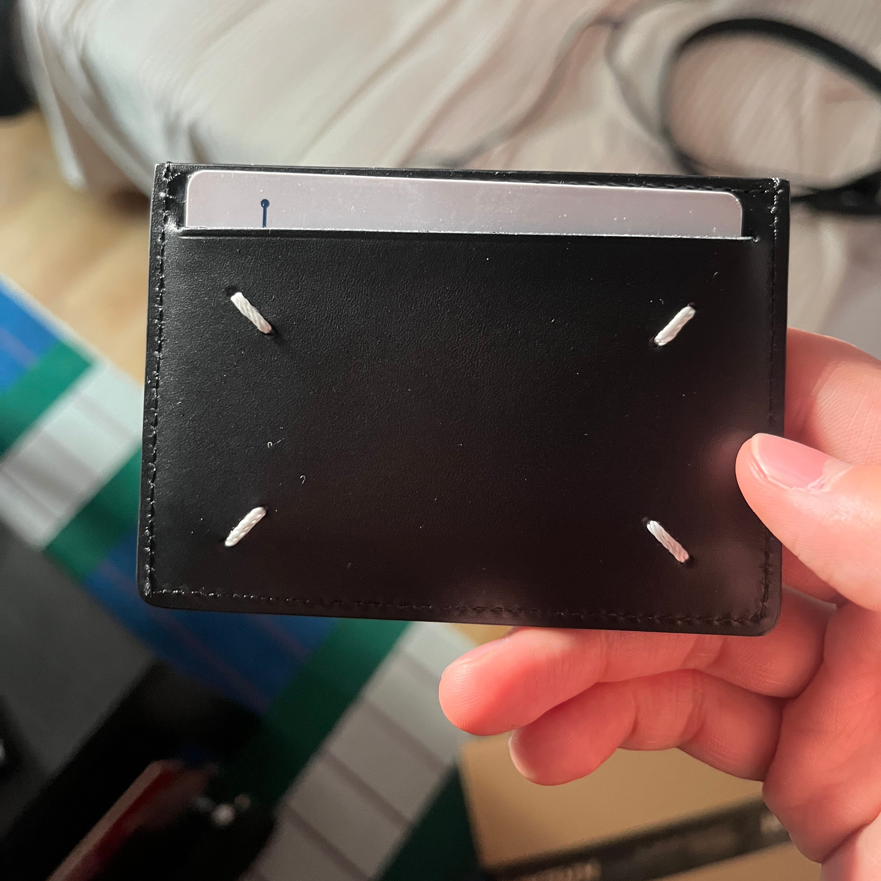 Maison Margiela Four Stitch Card Holder Black 착용 스타일
