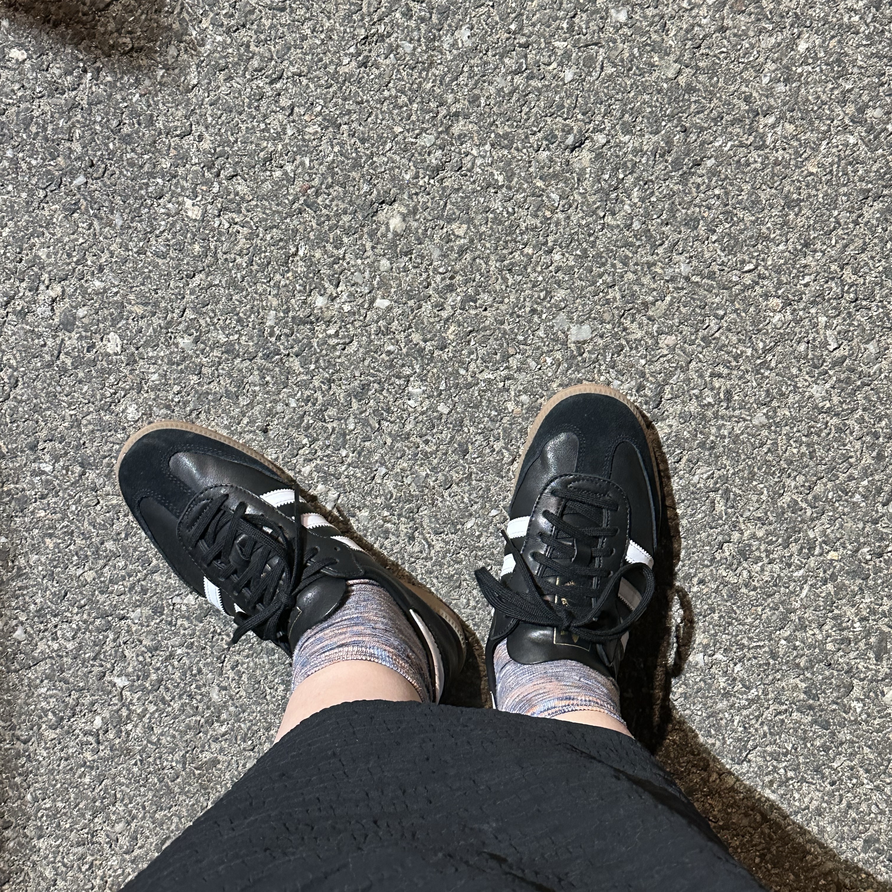 Adidas Samba Decon Core Black 착용 스타일 - 2