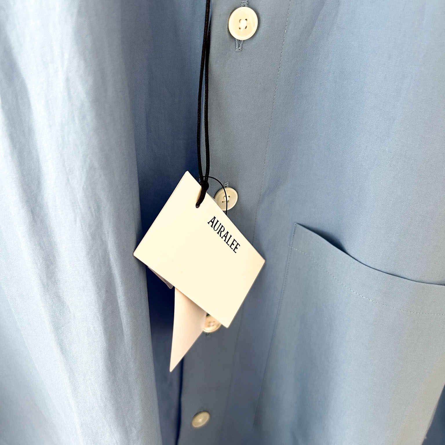 Auralee Washed Finx Twill Big Shirt Blue 착용 스타일 - 3