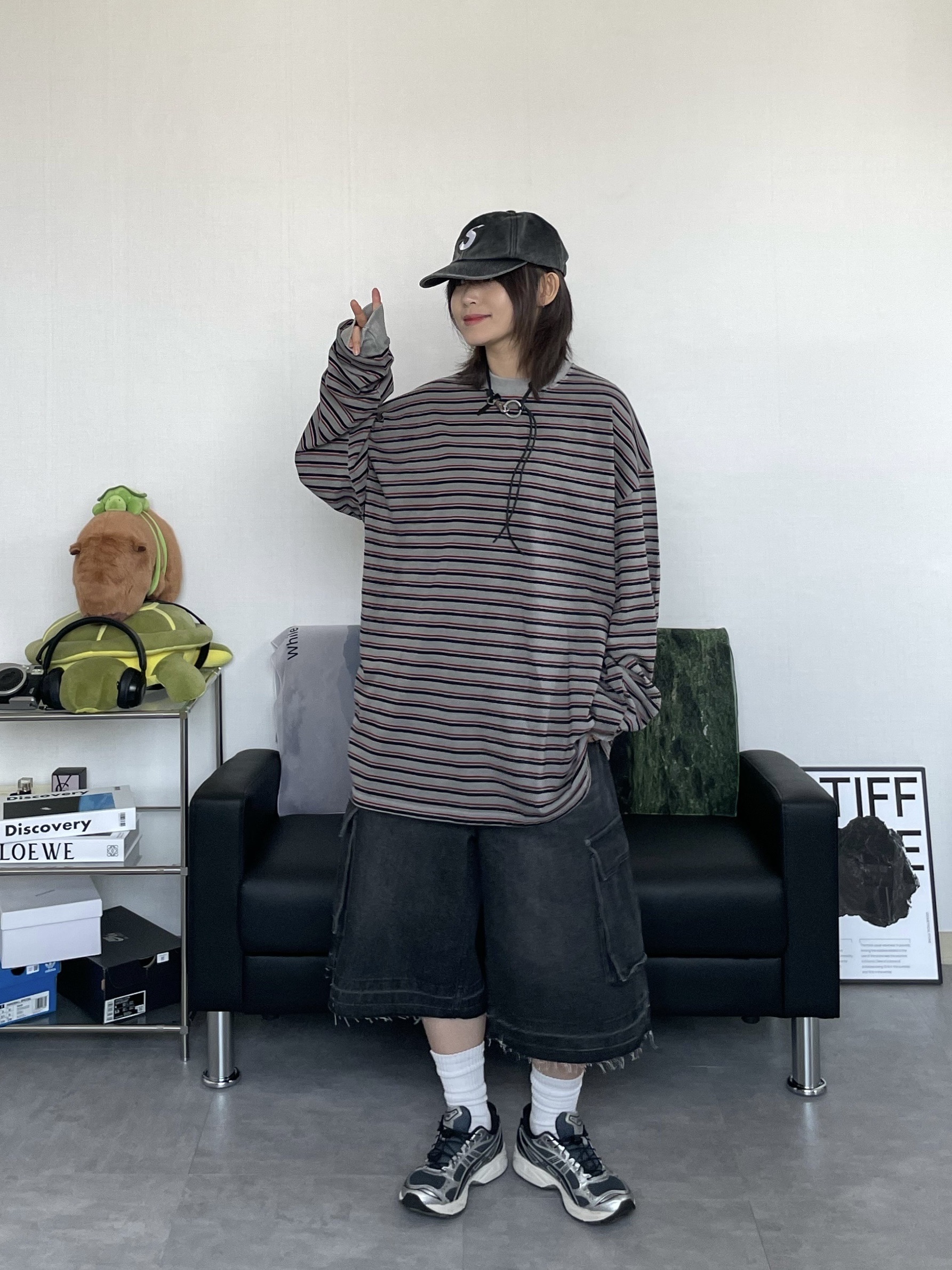 Supreme Pigment Canvas S Logo 6-Panel Black - 23SS, Asics Unlimited Gel-Kayano 14 Carrier Grey Black 착용 스타일 - 4