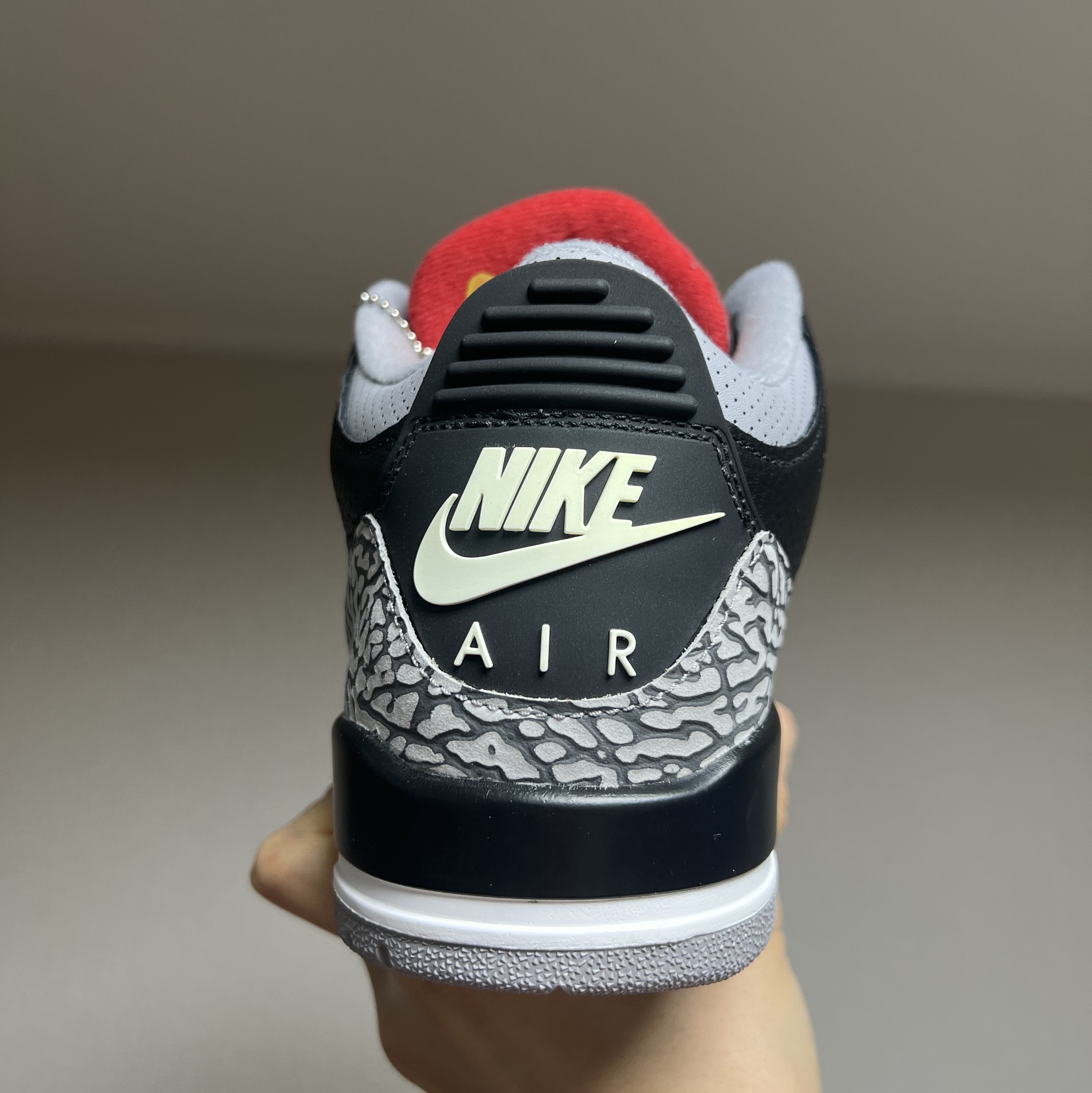 Jordan 3 Retro OG Black Cement 2018 착용 스타일 - 3