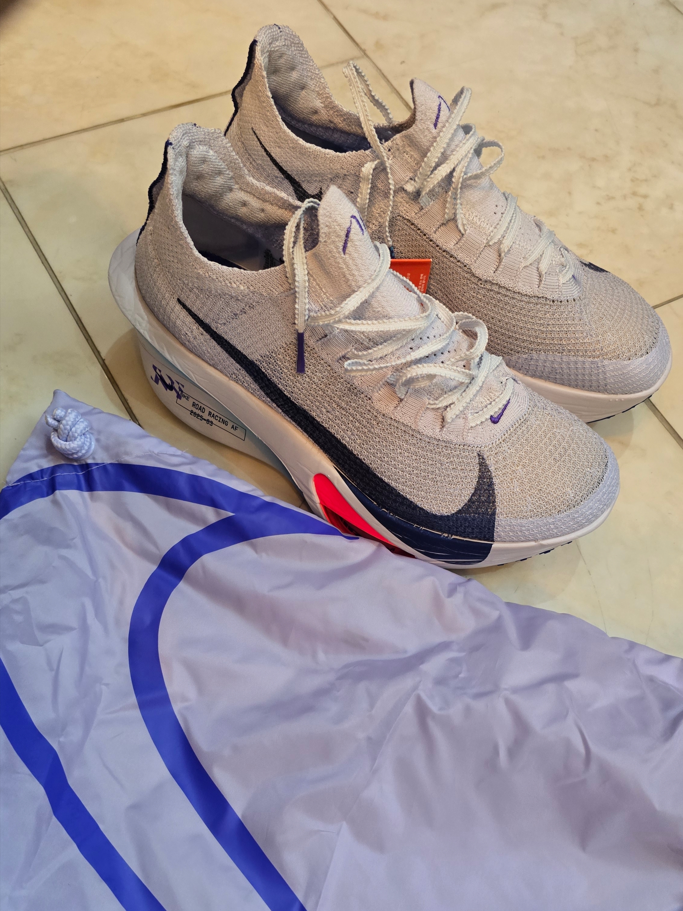 Nike Air Zoom Alphafly Next% 3 Football Grey Ghost 착용 스타일