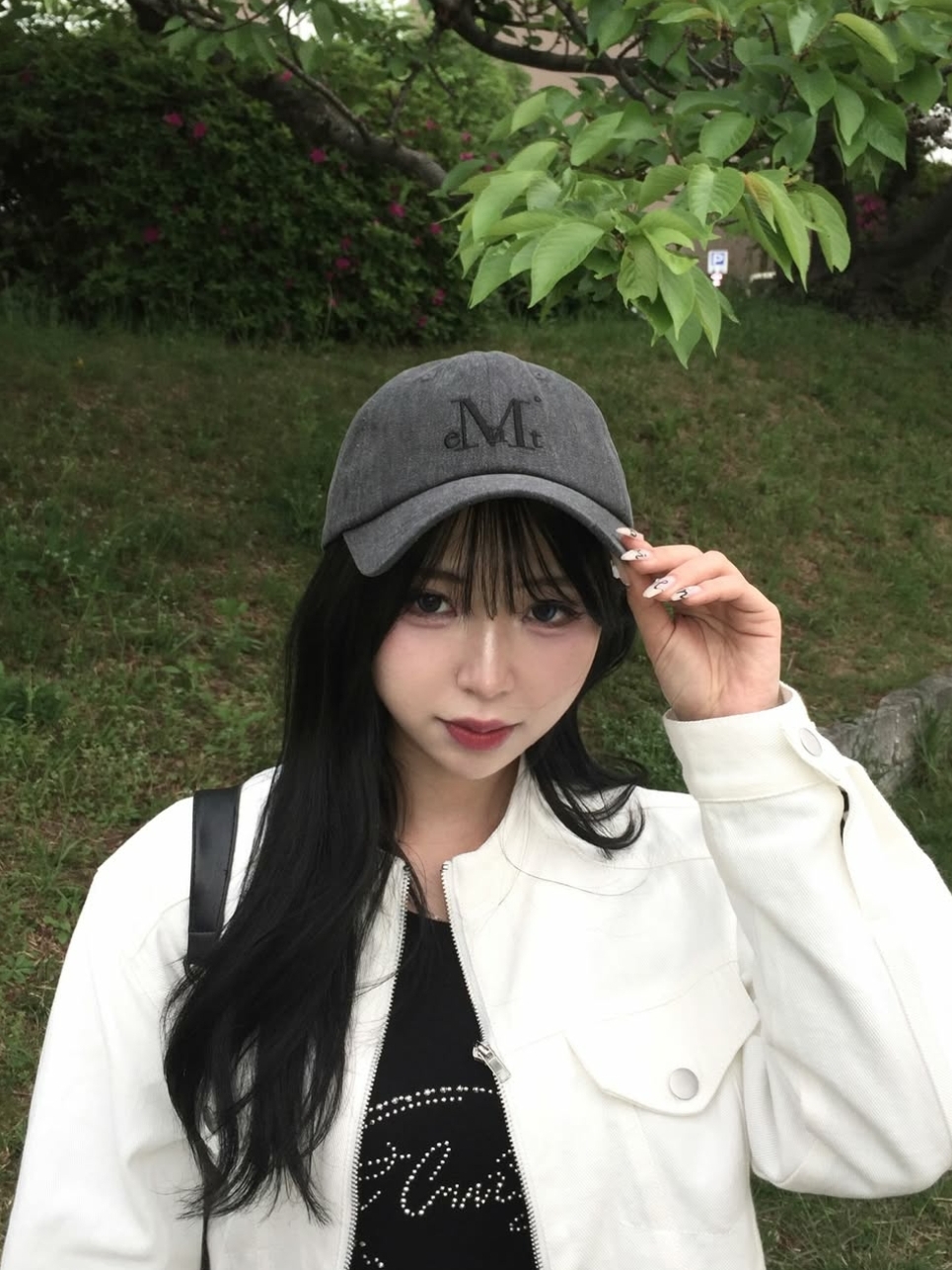MUCENT Signature Ballcap Dyeing Gray Denim 착용 스타일 - 1