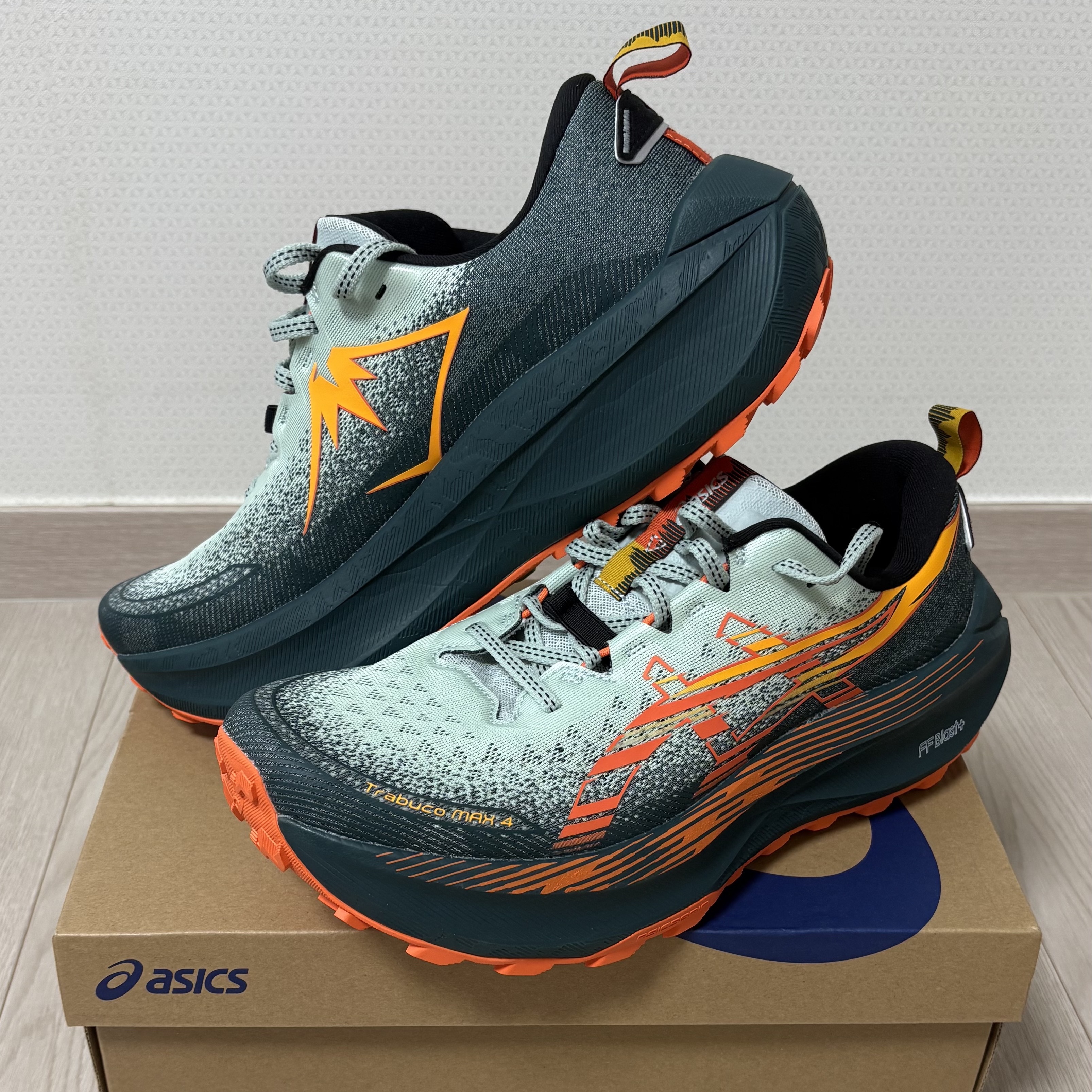 Asics Trabuco Max 4 Cold Moss Nova Orange 착용 스타일