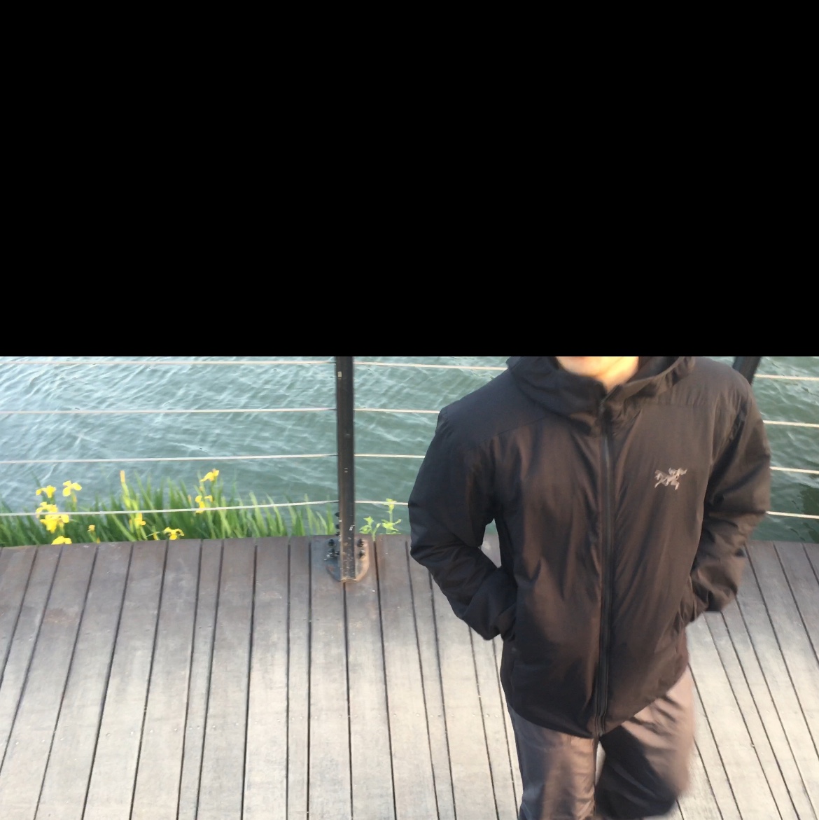 Arc'teryx Atom Hoody Black 착용 스타일 - 2