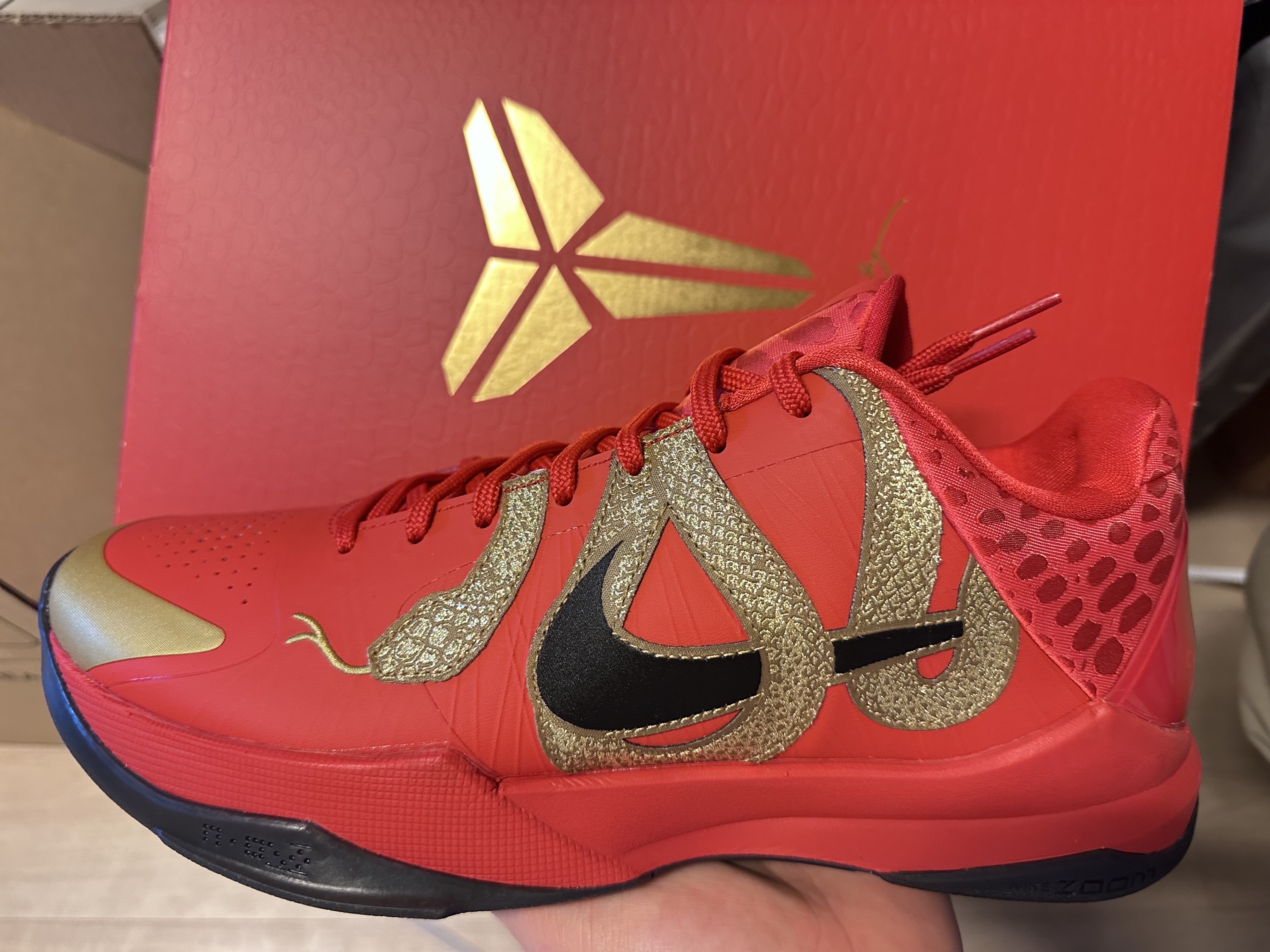 Nike Kobe 5 Protro Year of the Mamba University Red 착용 스타일