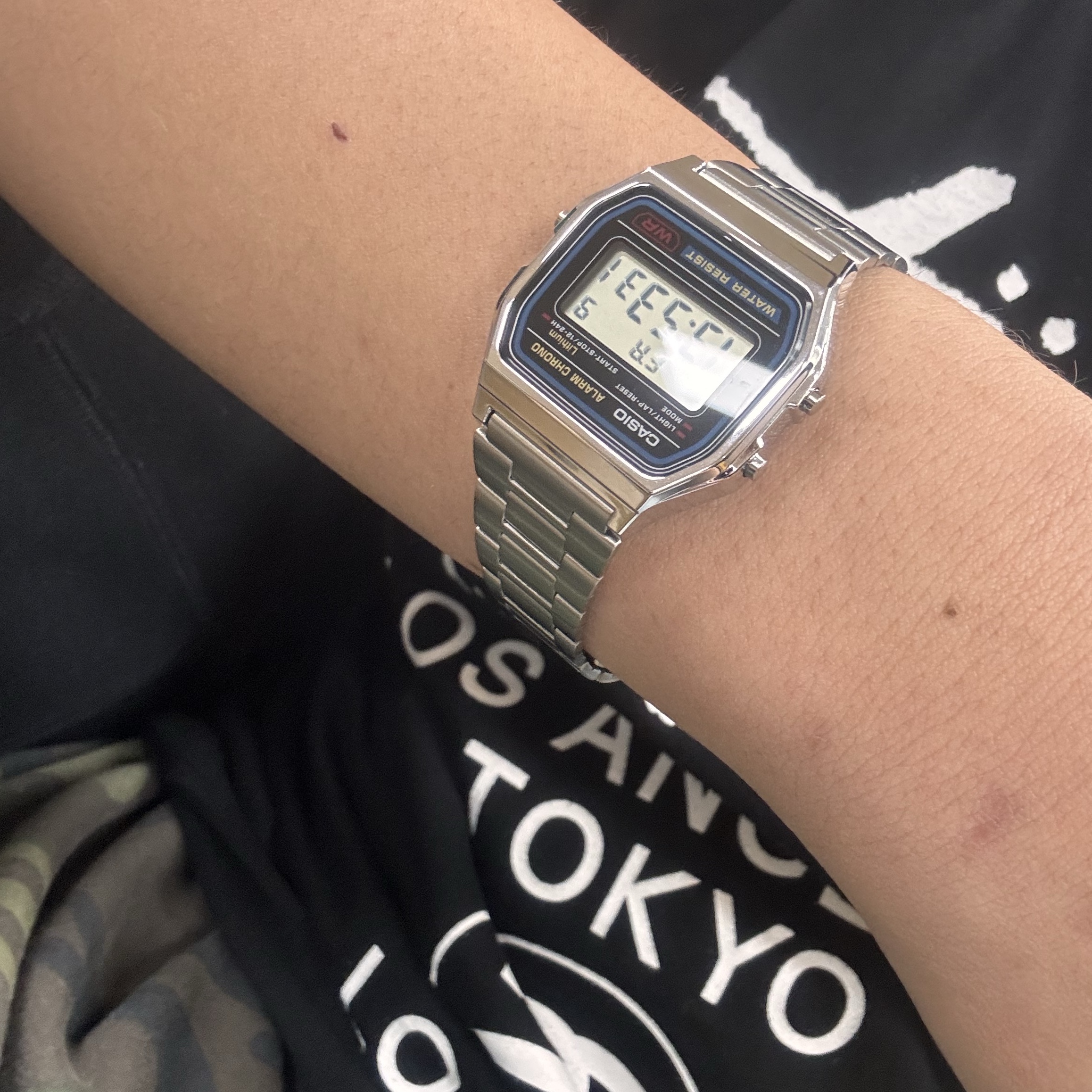 Casio A-158WA-1, Stussy World Tour T-Shirt Black 2024,2025 착용 스타일