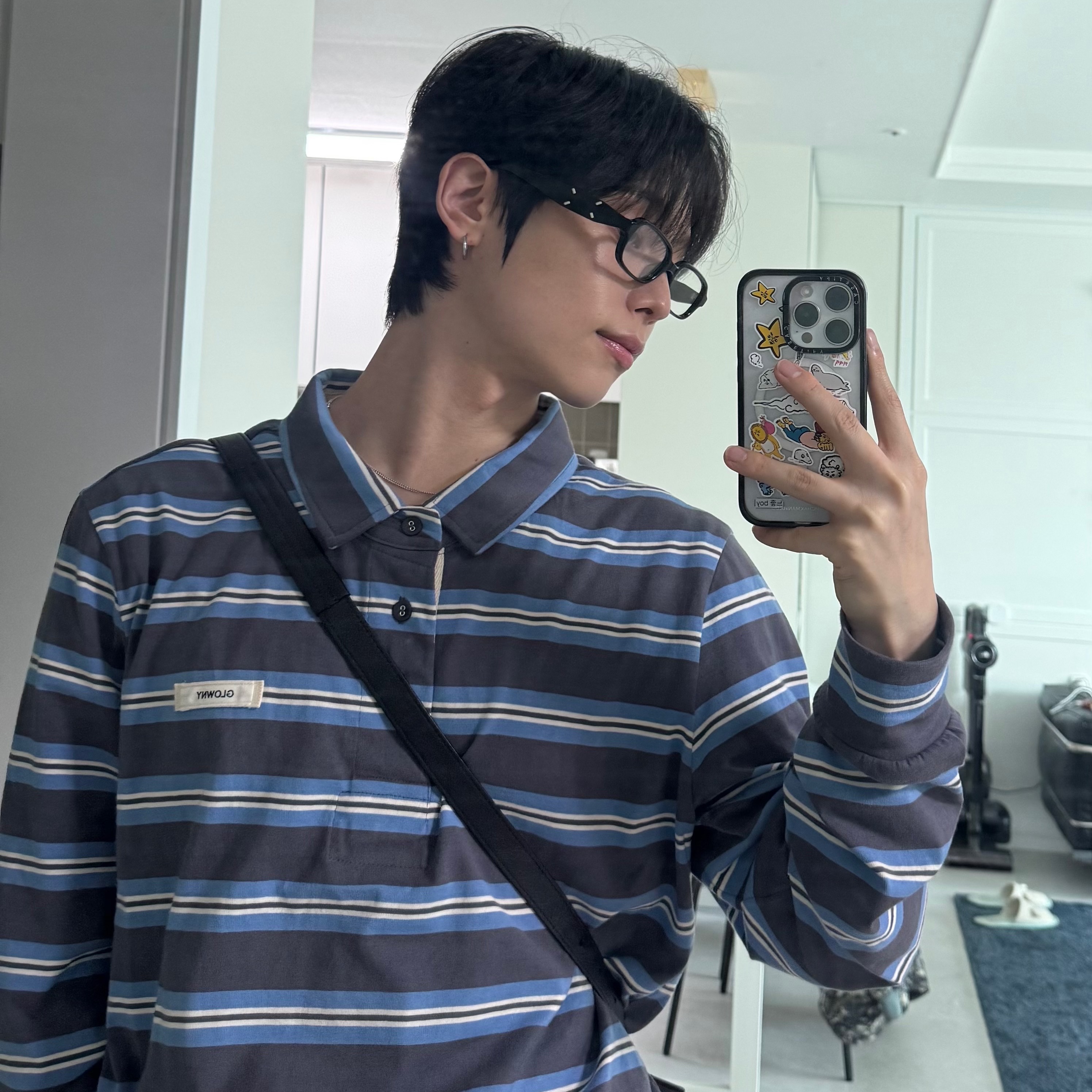 Gentle Monster x Maison Margiela MM210 Black Clear 착용 스타일 - 1