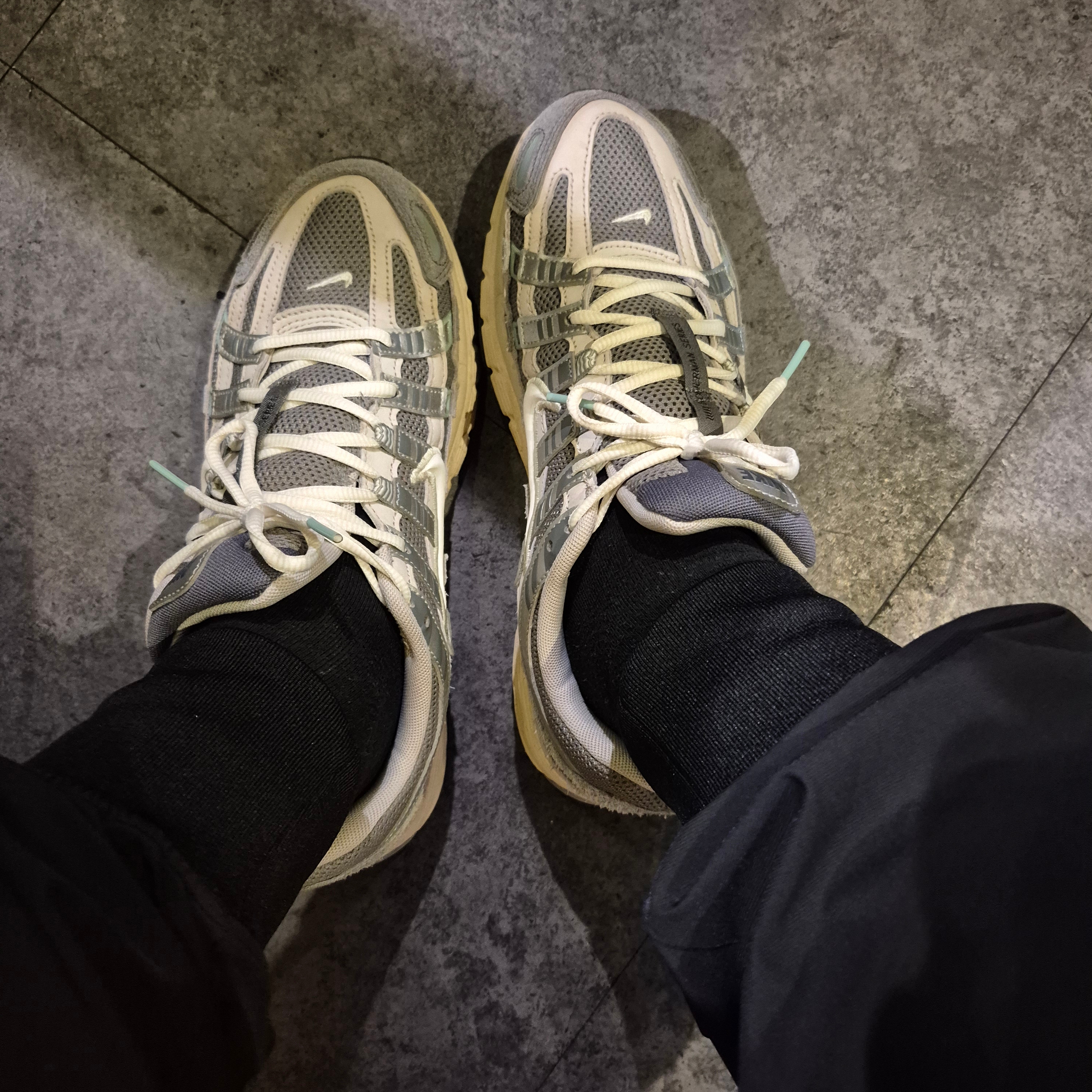Nike P-6000 Flat Pewter Light Iron Ore 착용 스타일