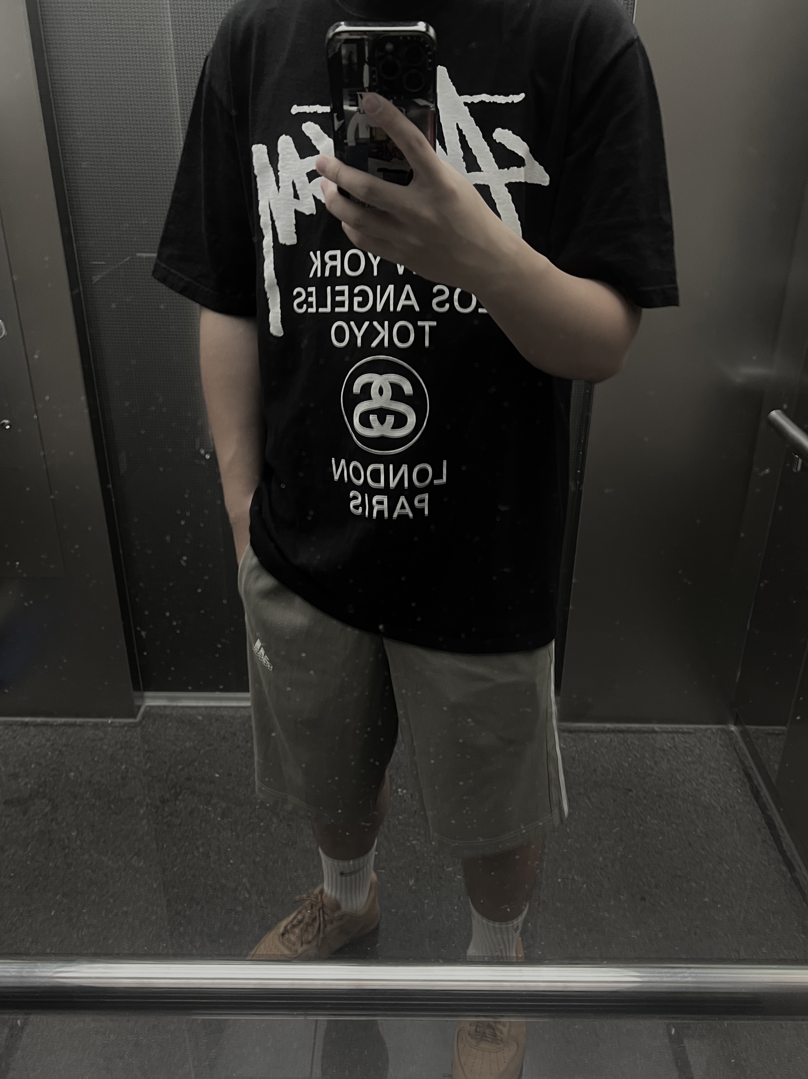 Nike Air Force 1 '07 WB Flax, Stussy World Tour T-Shirt Black 2024,2025 착용 스타일