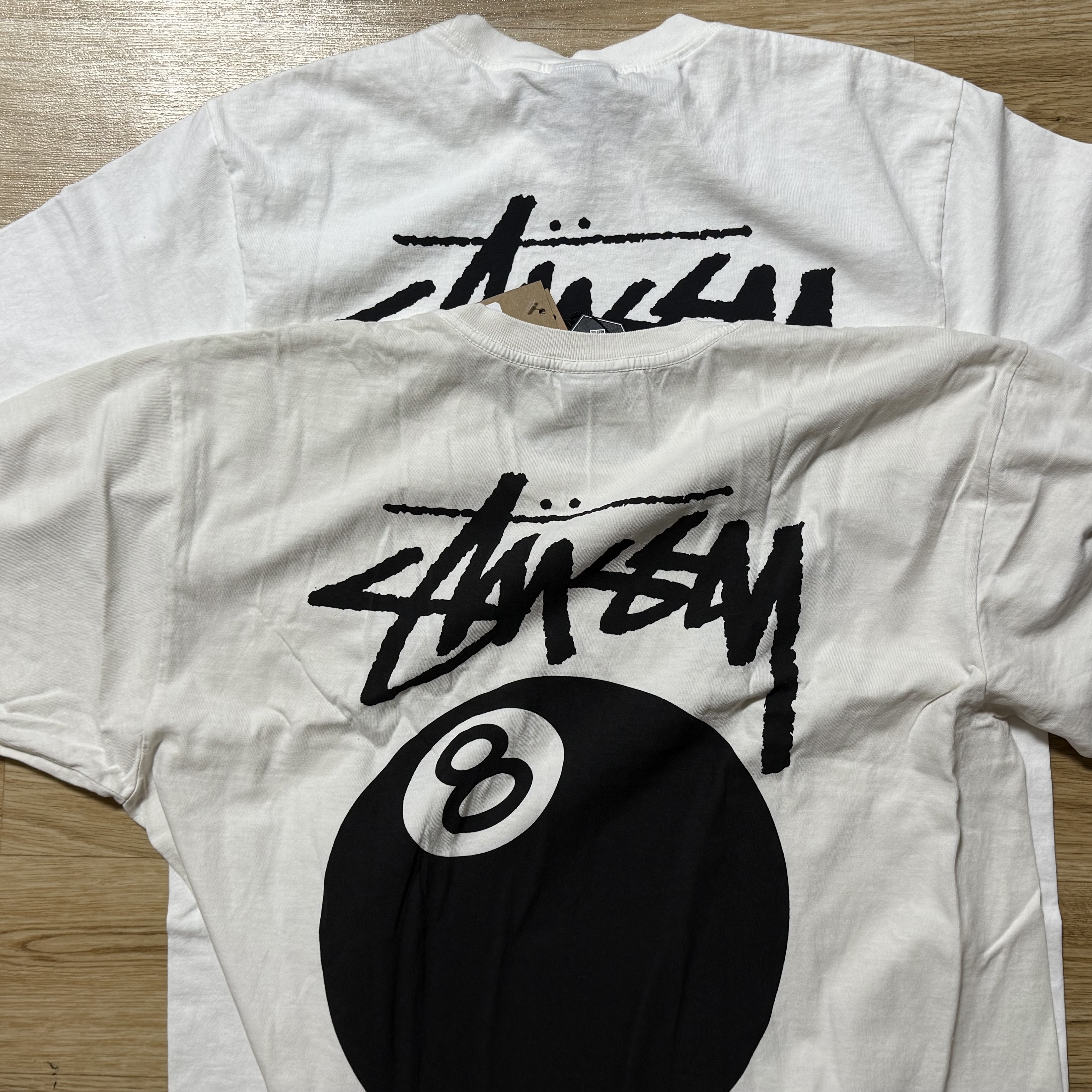 Stussy 8 Ball Pigment Dyed T-Shirt Natural 착용 스타일 - 4