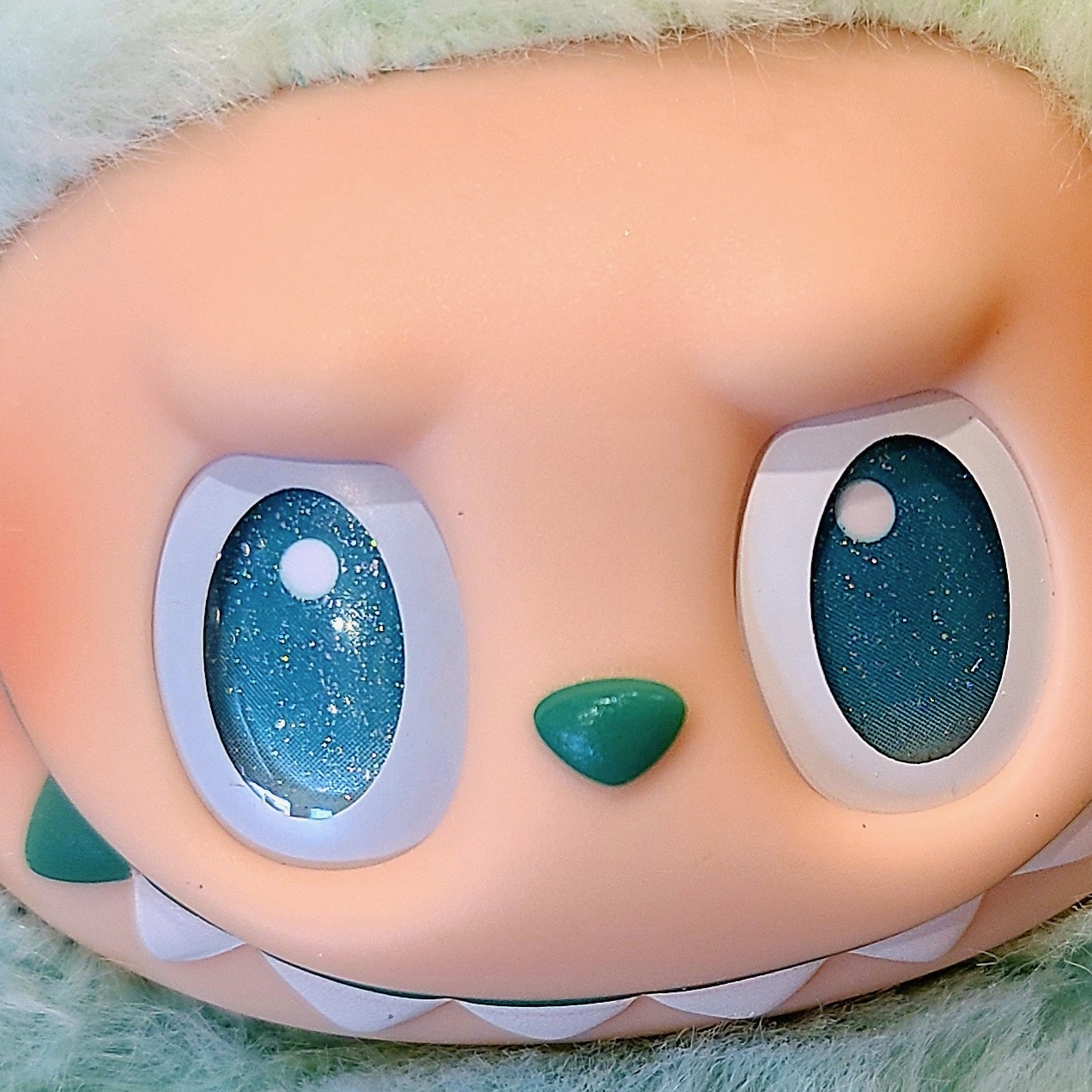 Pop Mart Labubu The Monsters Highlight Series Serenity Keyring (Opened Case) 착용 스타일 - 1