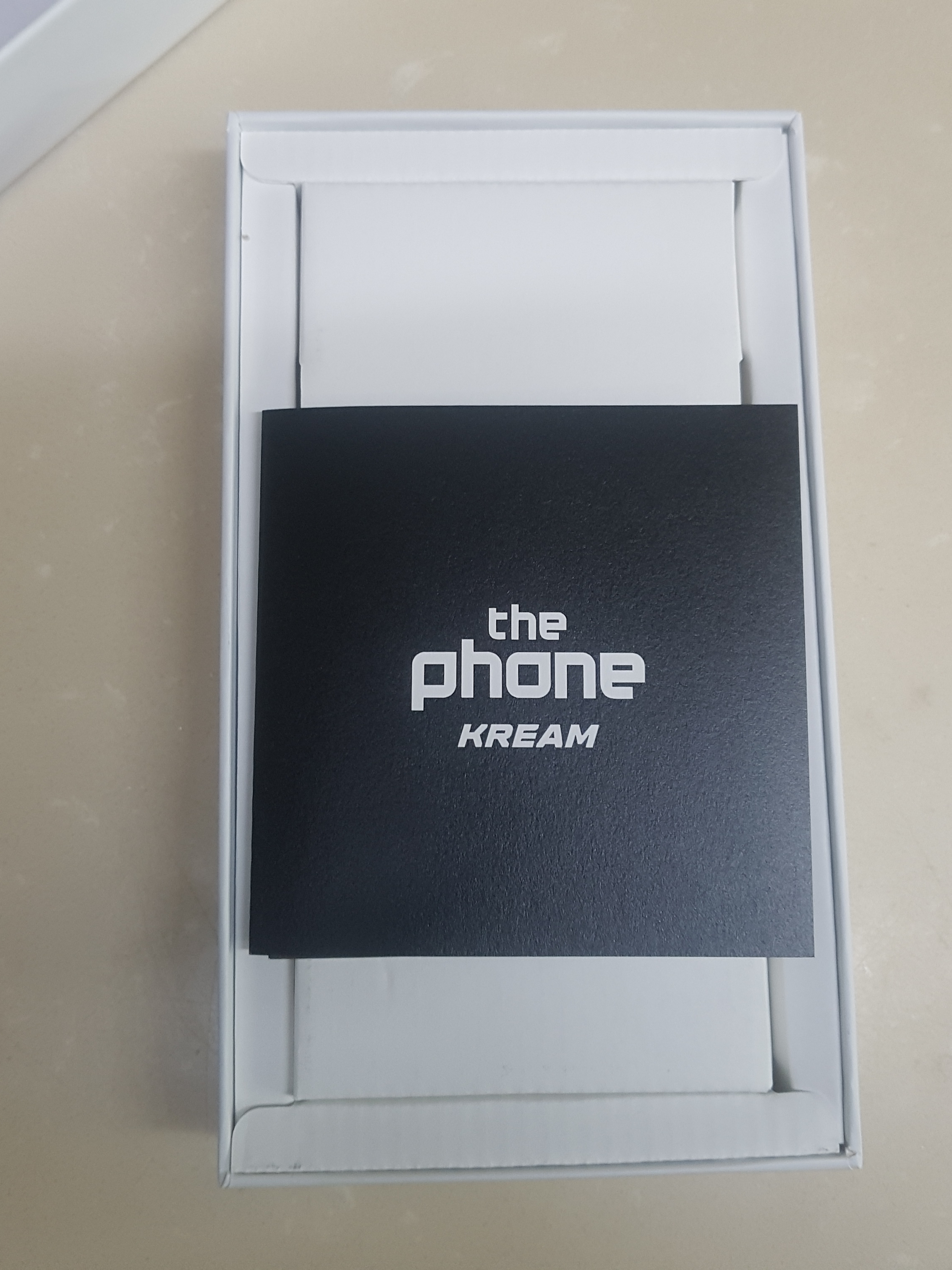 [S등급] Refurbished Galaxy S22+ 256GB Phantom White 착용 스타일 - 3