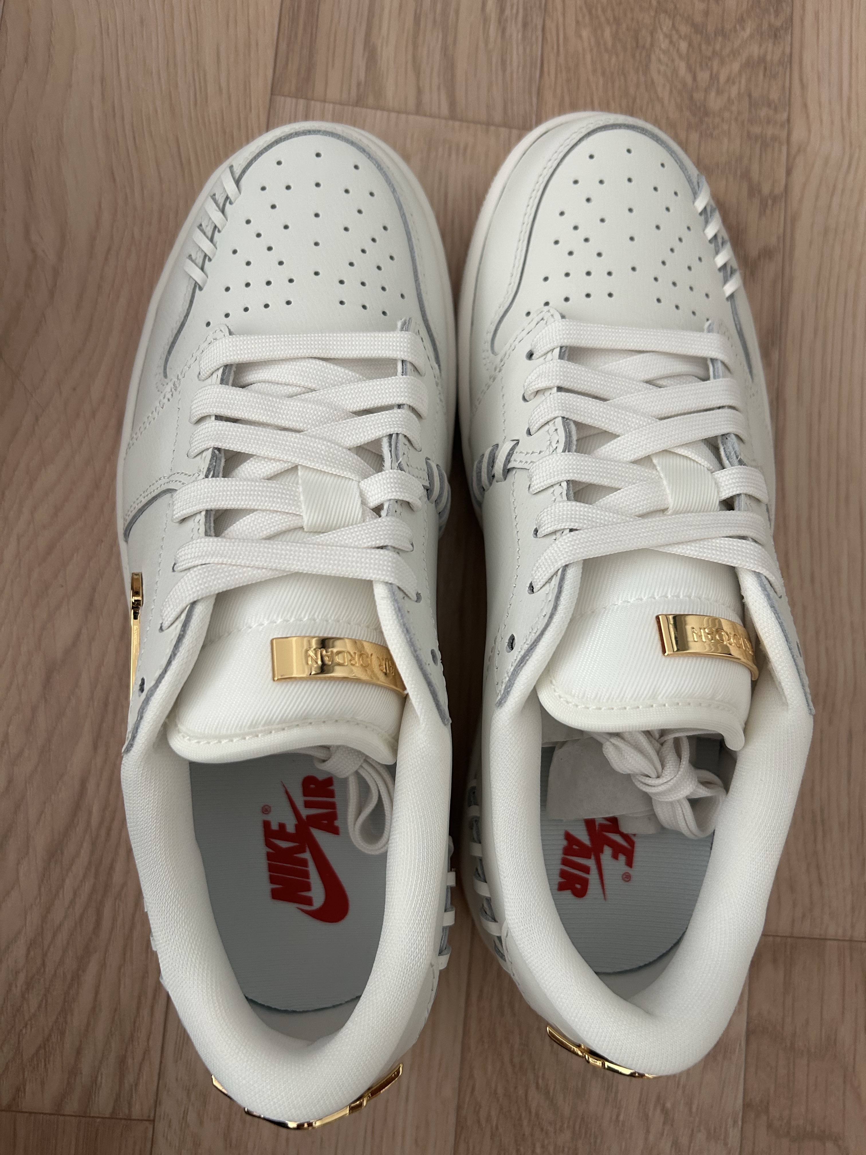 (W) Jordan 1 Low Method of Make Sail Metallic Gold 착용 스타일