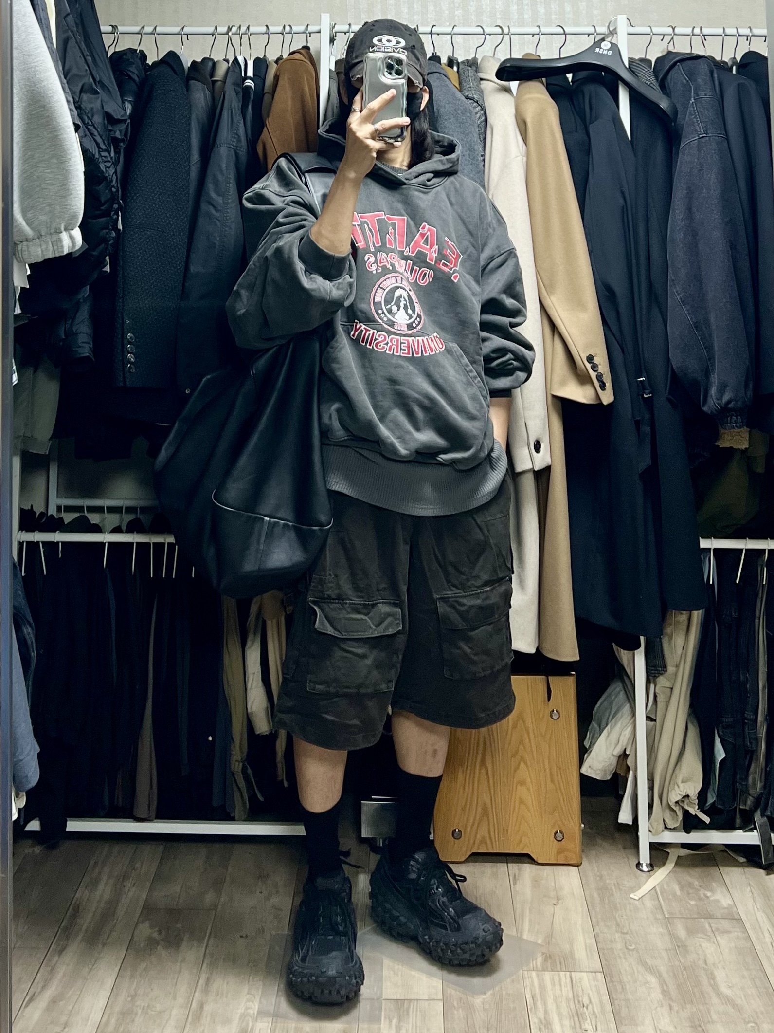 Balenciaga Defender Sneakers Black, Ourpas 075 Ivy League Hoodie Washed Gray 착용 스타일