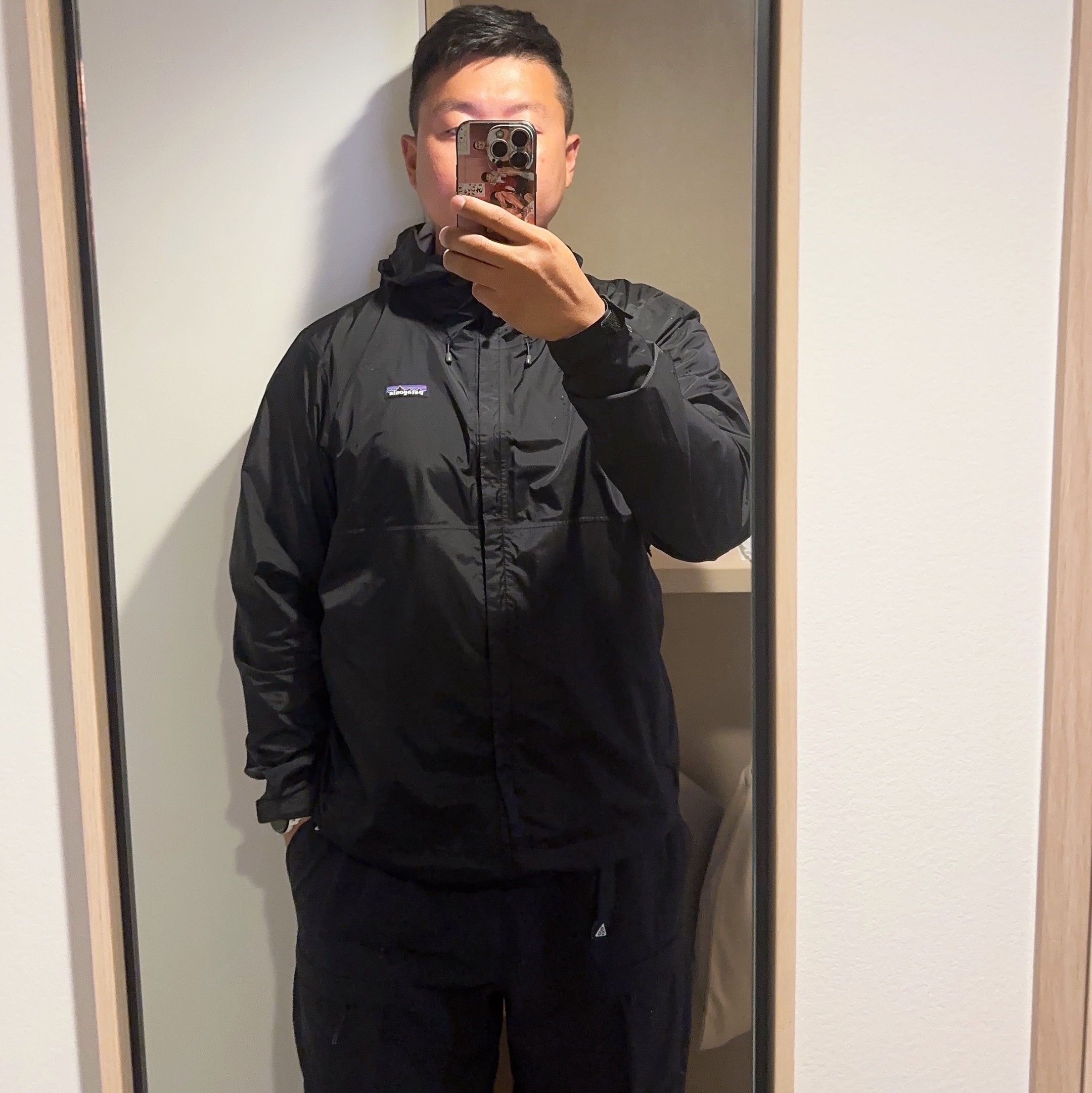 Patagonia Torrentshell 3L Jacket Black, Nike ACG Smith Summit Cargo Pants Black Anthracite - Asia 착용 스타일